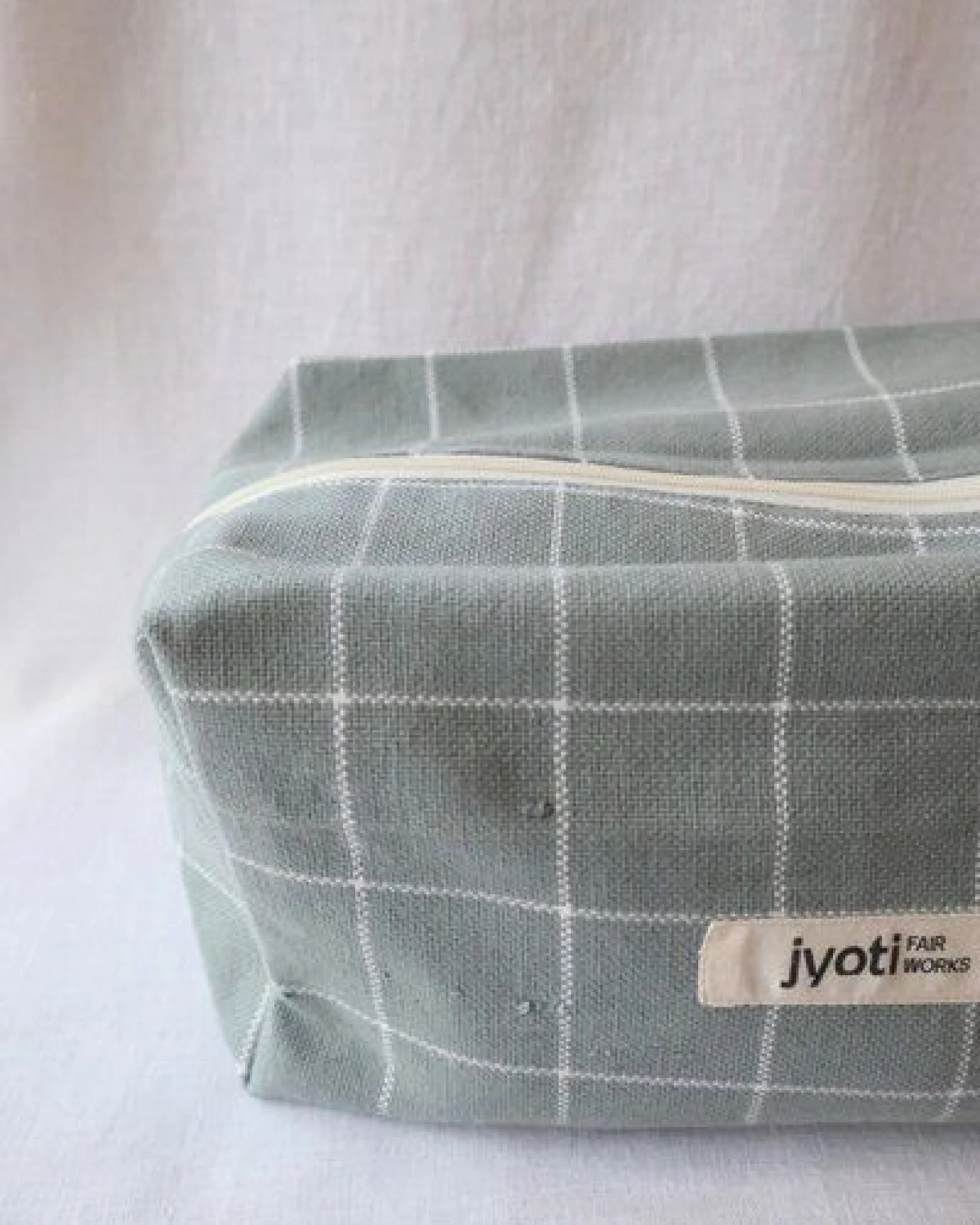 Jyoti - Fair Works Baumwoll Kulturtasche Phavvaara – Ansicht 2