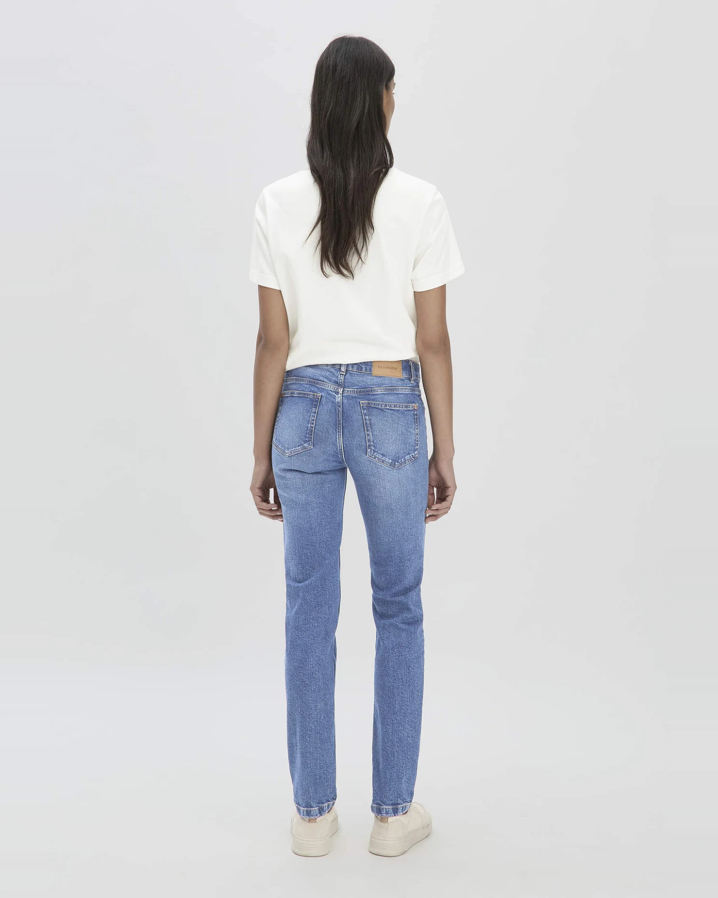 hessnatur Damen Jeans LEA Mid Rise Slim aus Bio-Denim - blau - Größe 25/30 – Ansicht 2