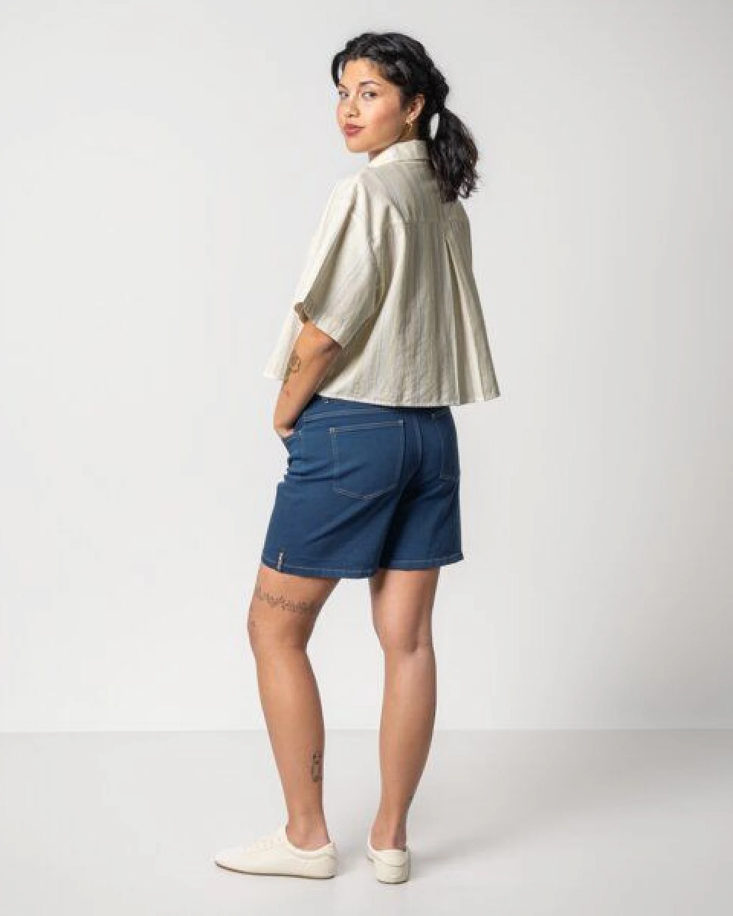trueStory Verkürzte Hemdbluse - FEVEN – Ansicht 3