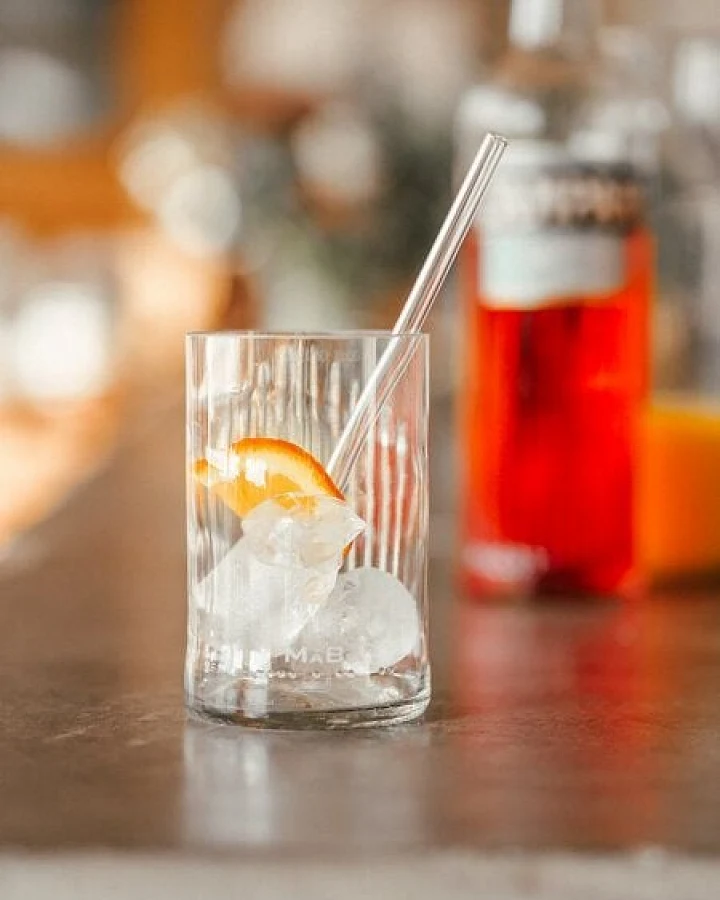 MaBe Glas - Upcycling - aus einer leergetrunkenen Campari Flasche - der Sommer Hit - natürlich auch im Herbst & Winter und im Frühling