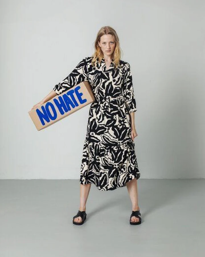 Damen Kleid aus LENZING ECOVERO - MEDINILLA BOTANICAL - recolution