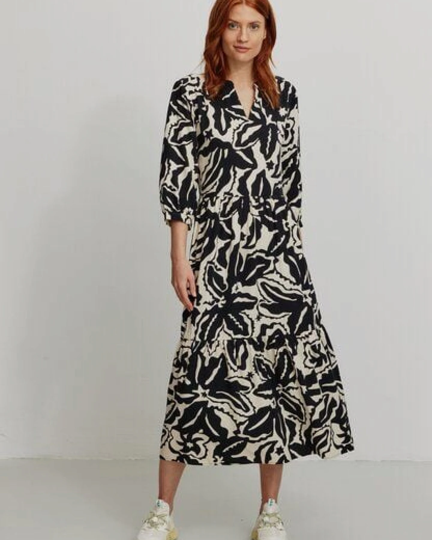 Damen Kleid aus LENZING ECOVERO - MEDINILLA BOTANICAL - recolution – Ansicht 4
