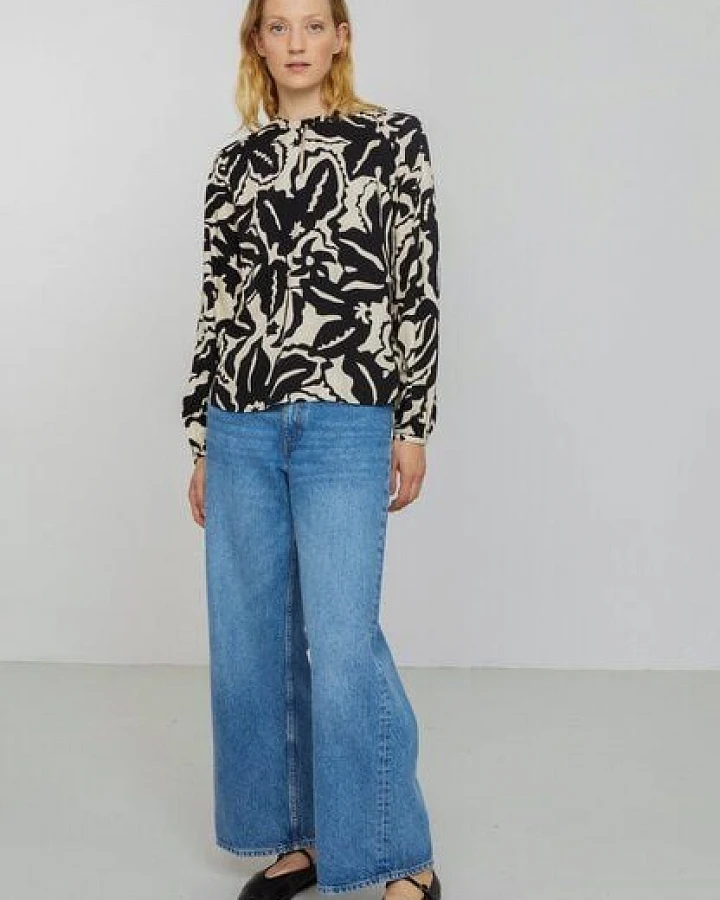Damen Bluse aus LENZING ECOVERO - CARAMBOLA BOTANICAL - recolution