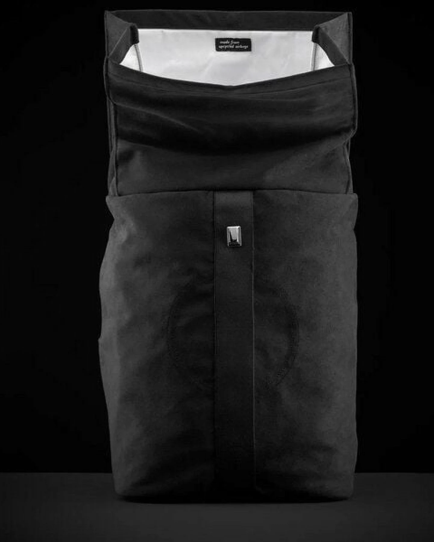 Airpaq Rucksack aus hochwertigem Lederimitat – Ansicht 4