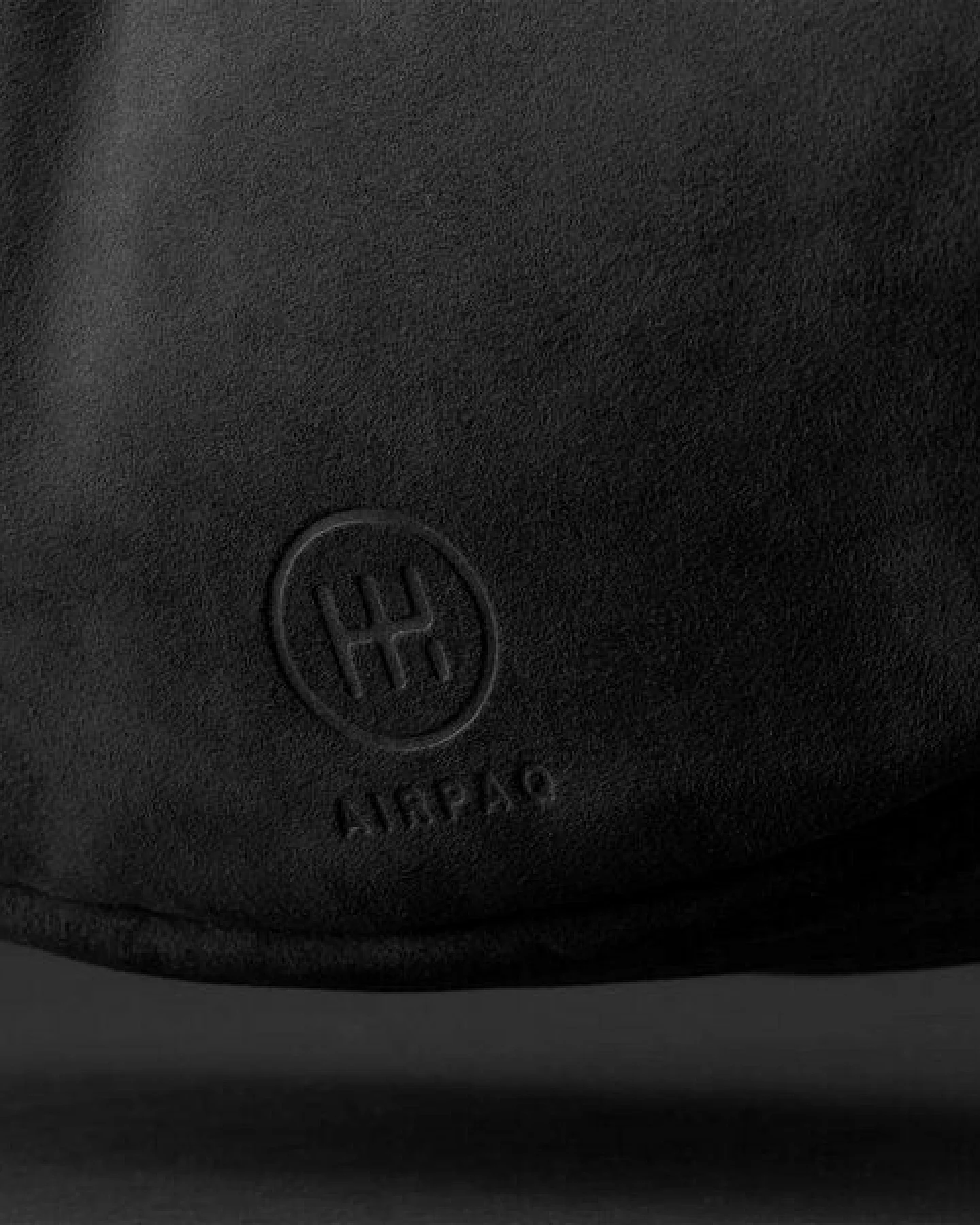 Airpaq Moonbag aus hochwertigem Lederimitat – Ansicht 4
