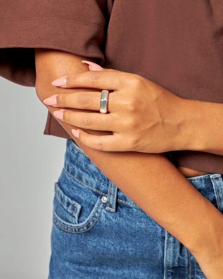 noemvri fashion label Kissenring Abby silber