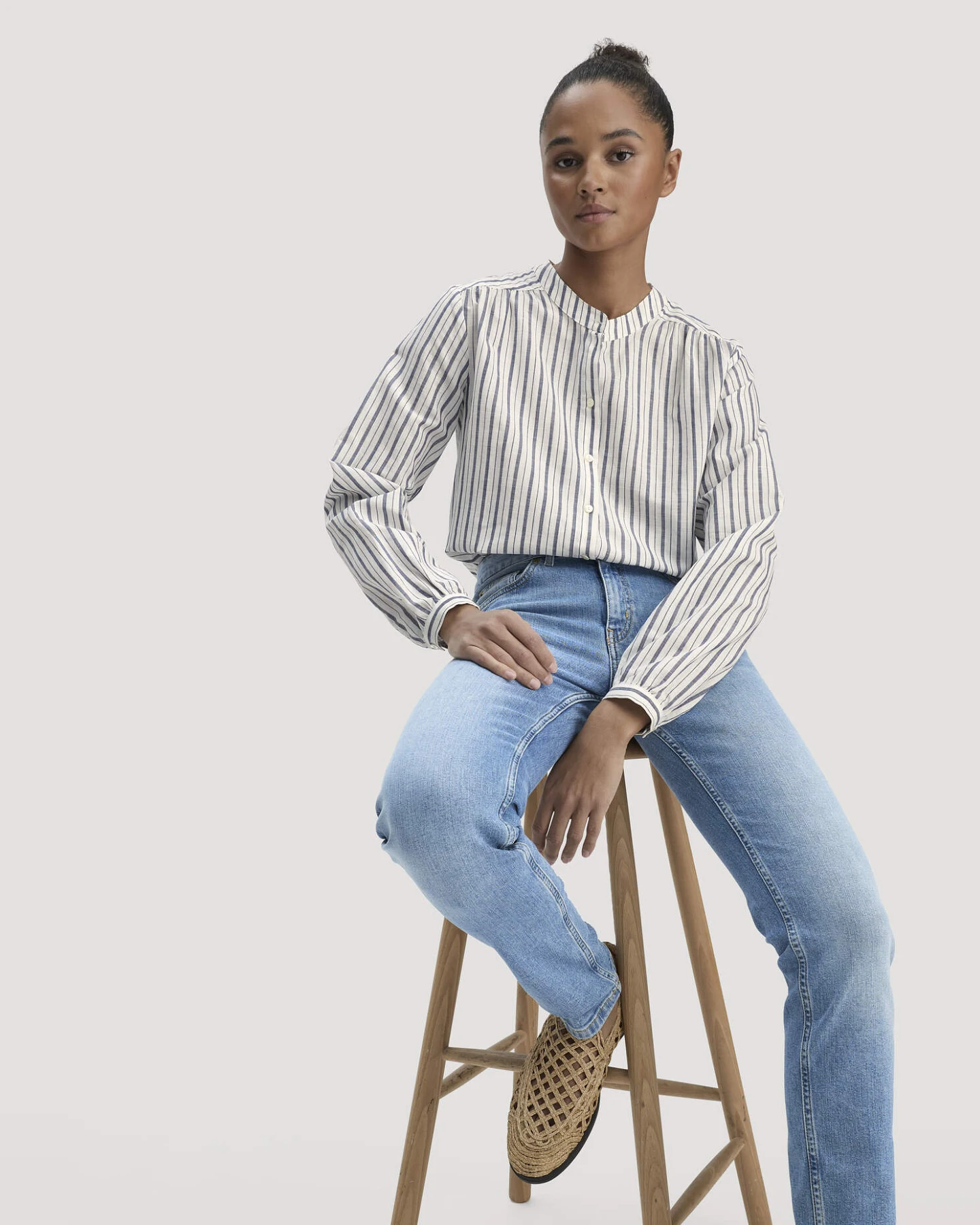 hessnatur Damen Jeans LEA Mid Rise Slim aus Bio-Denim - blau - Größe 25/32 – Ansicht 4