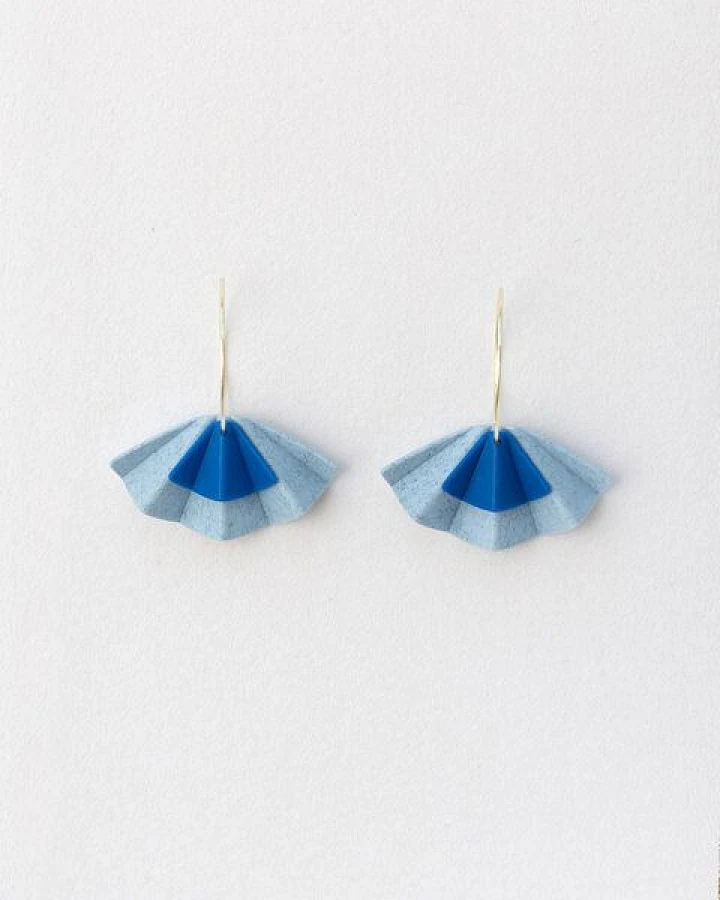 Blau