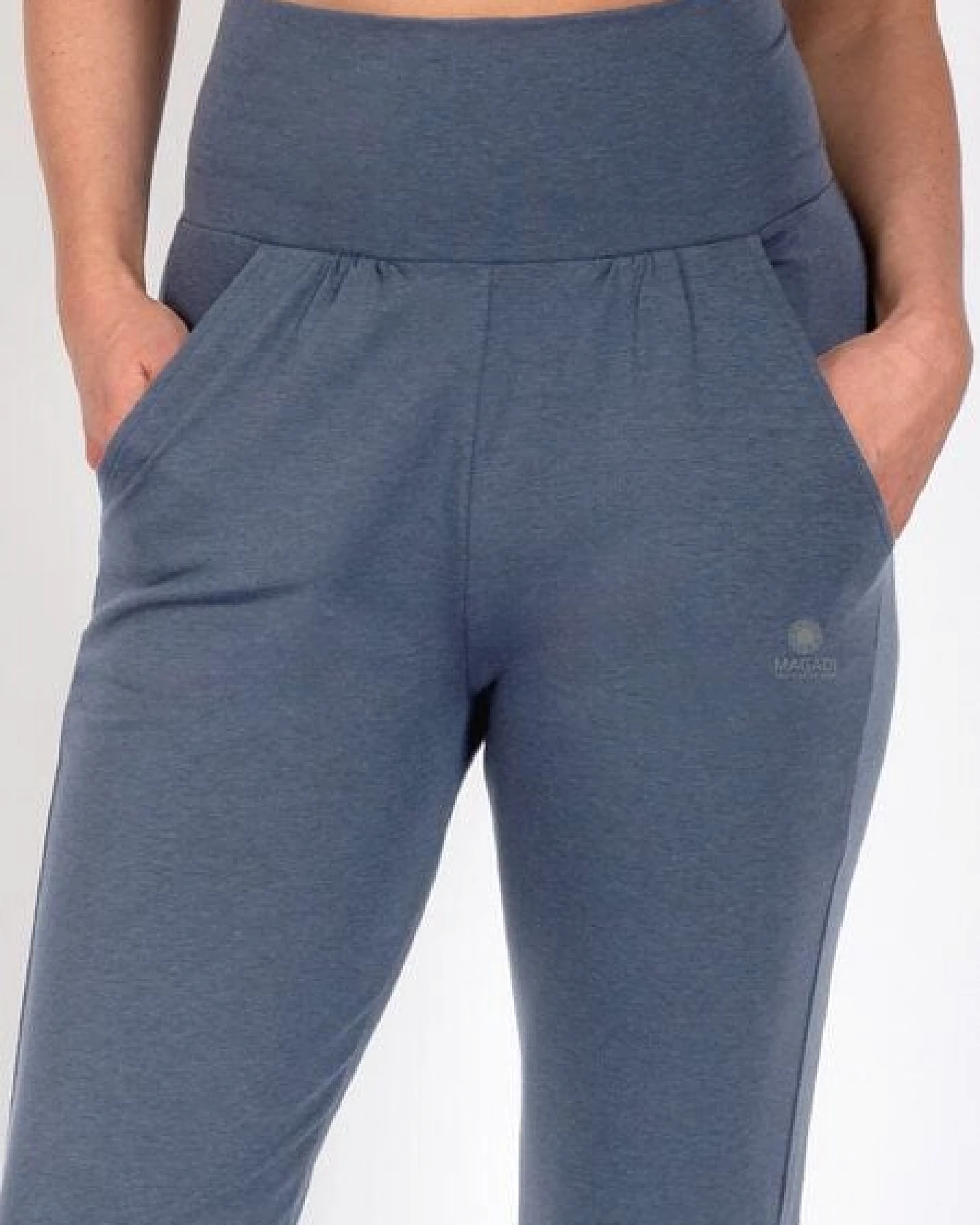Magadi Yoga- und Wohlfühlhose Paula aus weichem Naturmaterial, mit Taschen – Ansicht 4