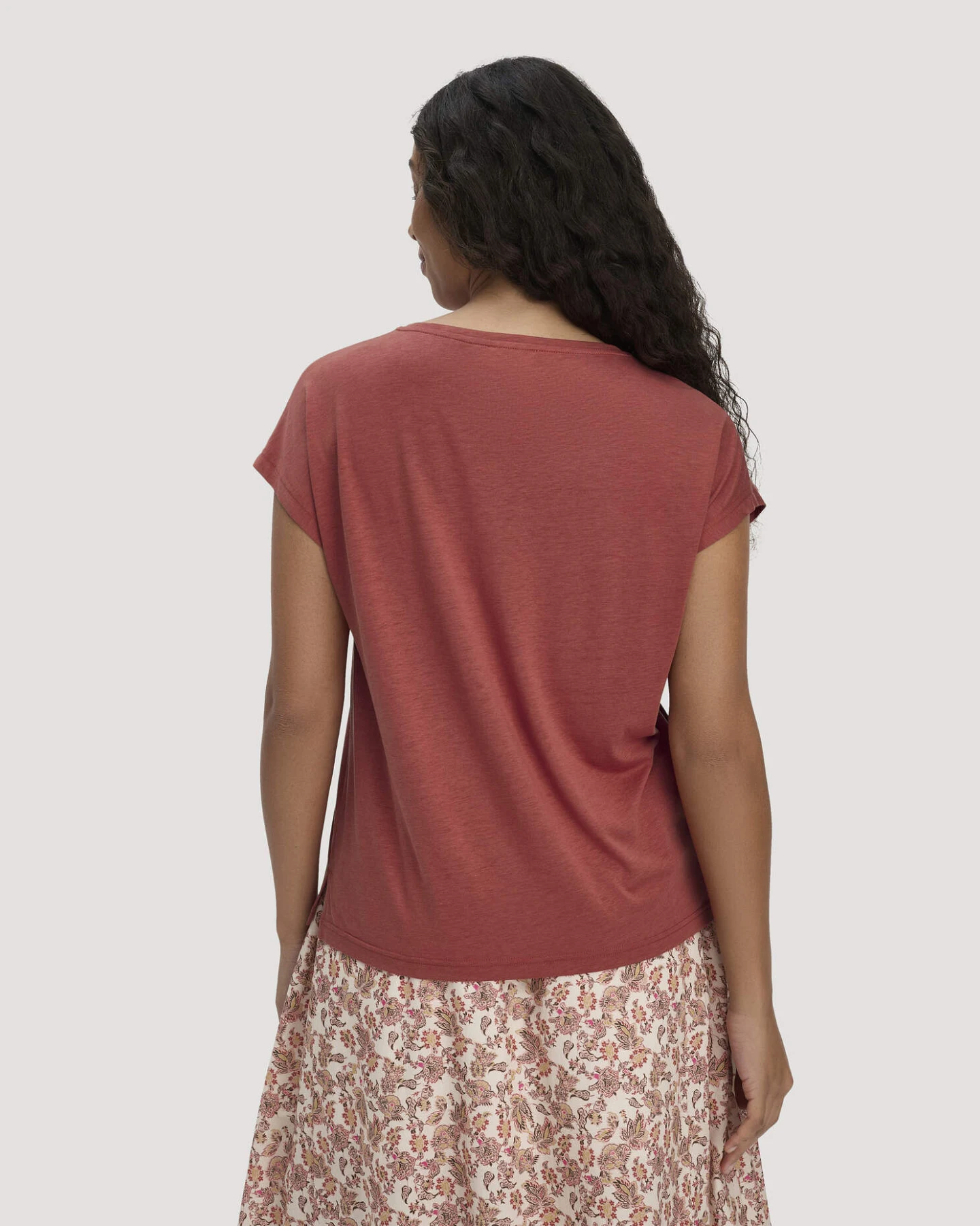 hessnatur Damen T-Shirt Oversize aus TENCEL™ Lyocell mit Bio-Baumwolle - braun - Größe S – Ansicht 3