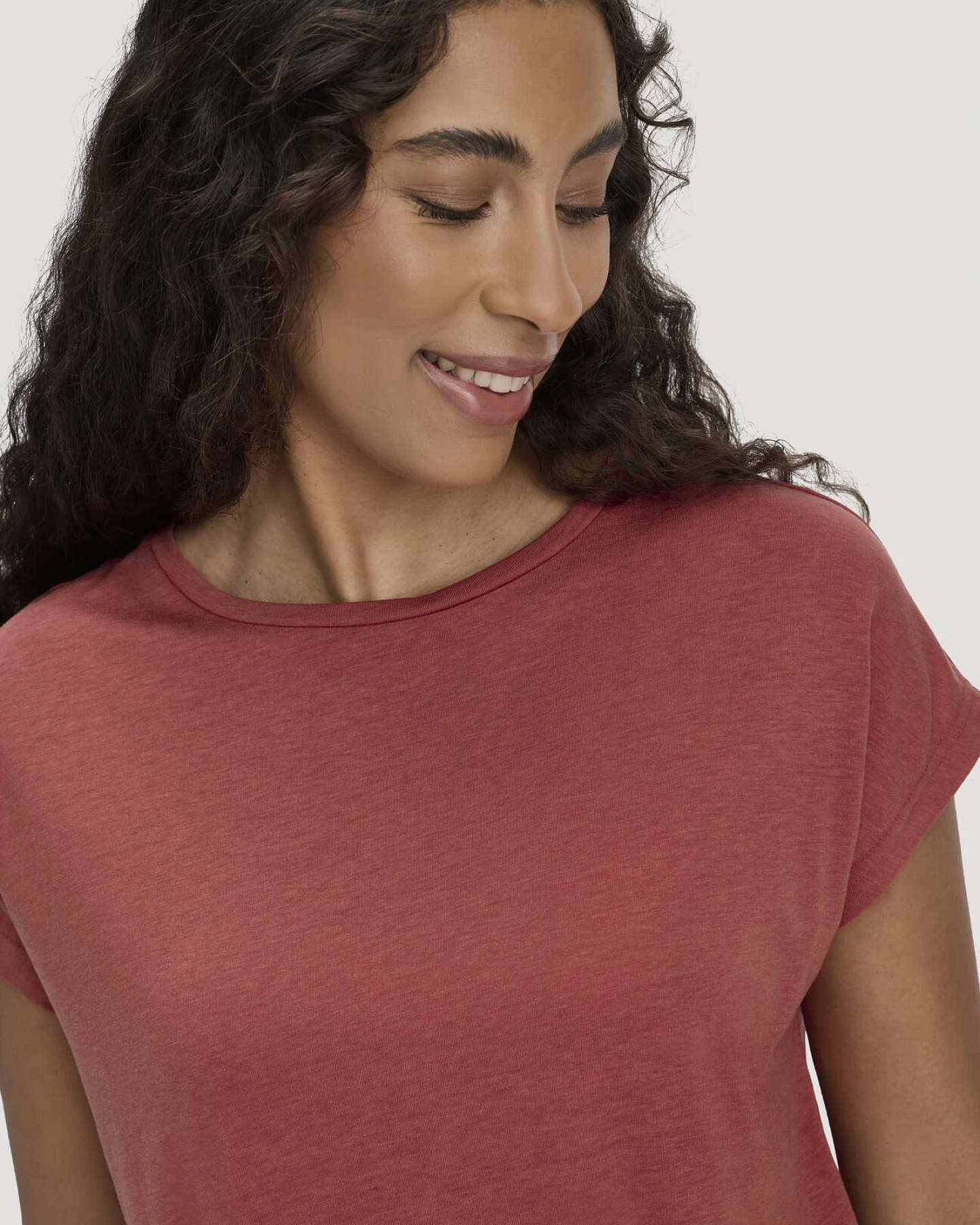 hessnatur Damen T-Shirt Oversize aus TENCEL™ Lyocell mit Bio-Baumwolle - braun - Größe S – Ansicht 4