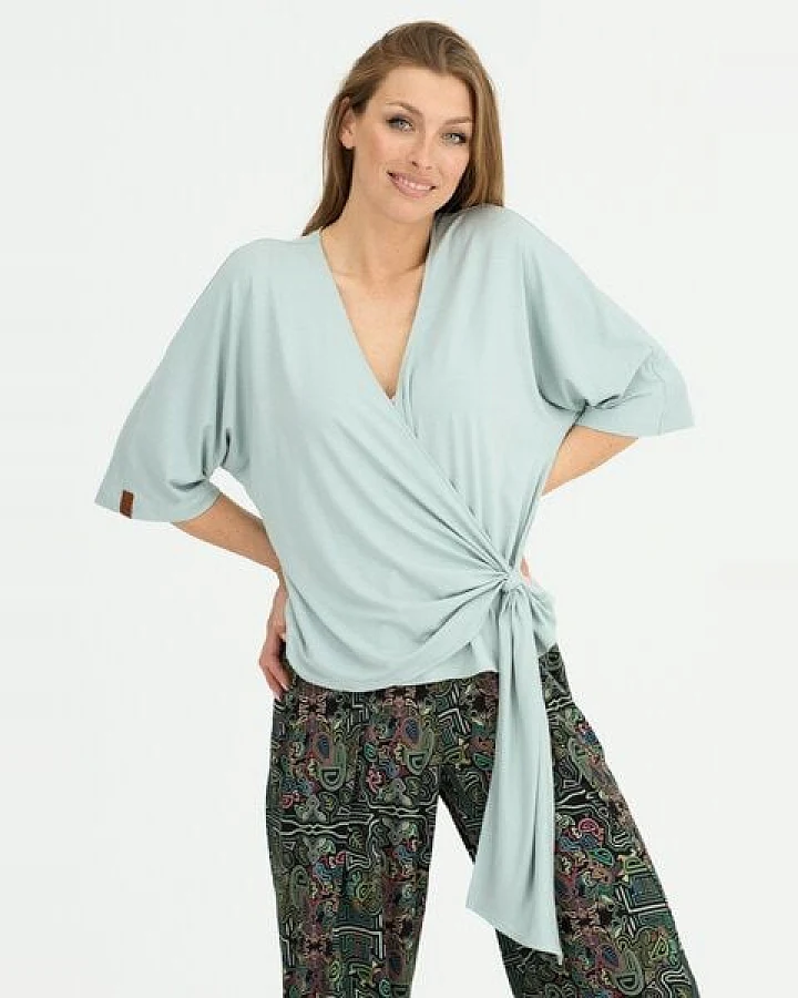 Bluse Lena – Wickeloptik aus Viskose – 3/4 Kimonoärmel – klassisch & bequem – 100% in EU fair produziert – KOKOworld