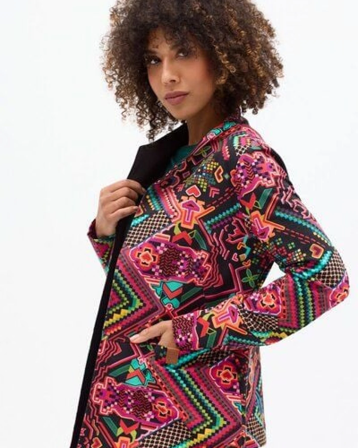 Blazer Tica Damen – taillierte Jacke aus Bio-Baumwolle – nachhaltig & fair produziert in der EU – elegantes Design mit KOKOworld-Details – Ansicht 2
