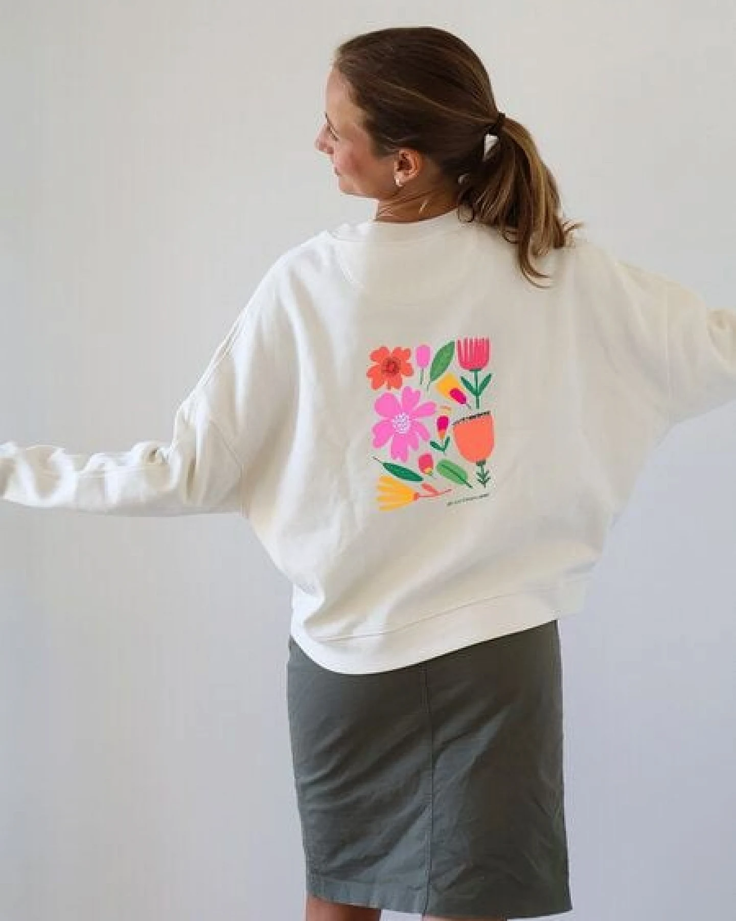 Kultgut Artdesign - Biofair- Kuscheliger Sweatpullover / Let the flowers shine – Ansicht 4