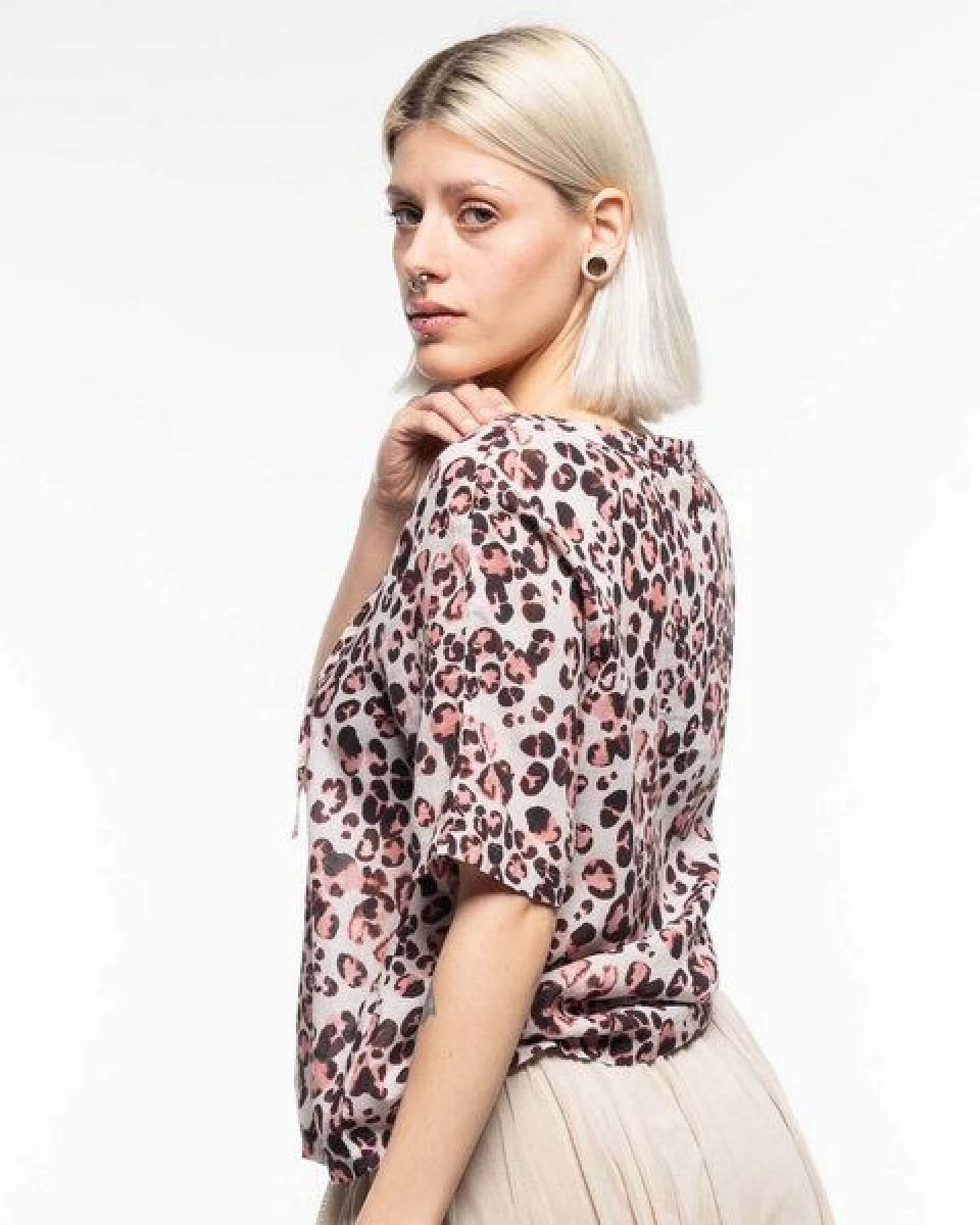 Alma & Lovis Print-Bluse aus Bio-Baumwoll-Batist – Ansicht 3