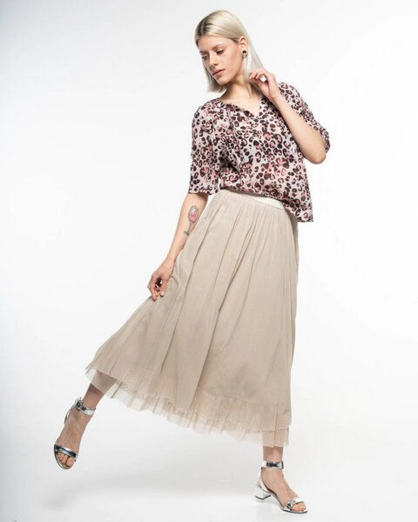 Alma & Lovis Print-Bluse aus Bio-Baumwoll-Batist – Ansicht 2