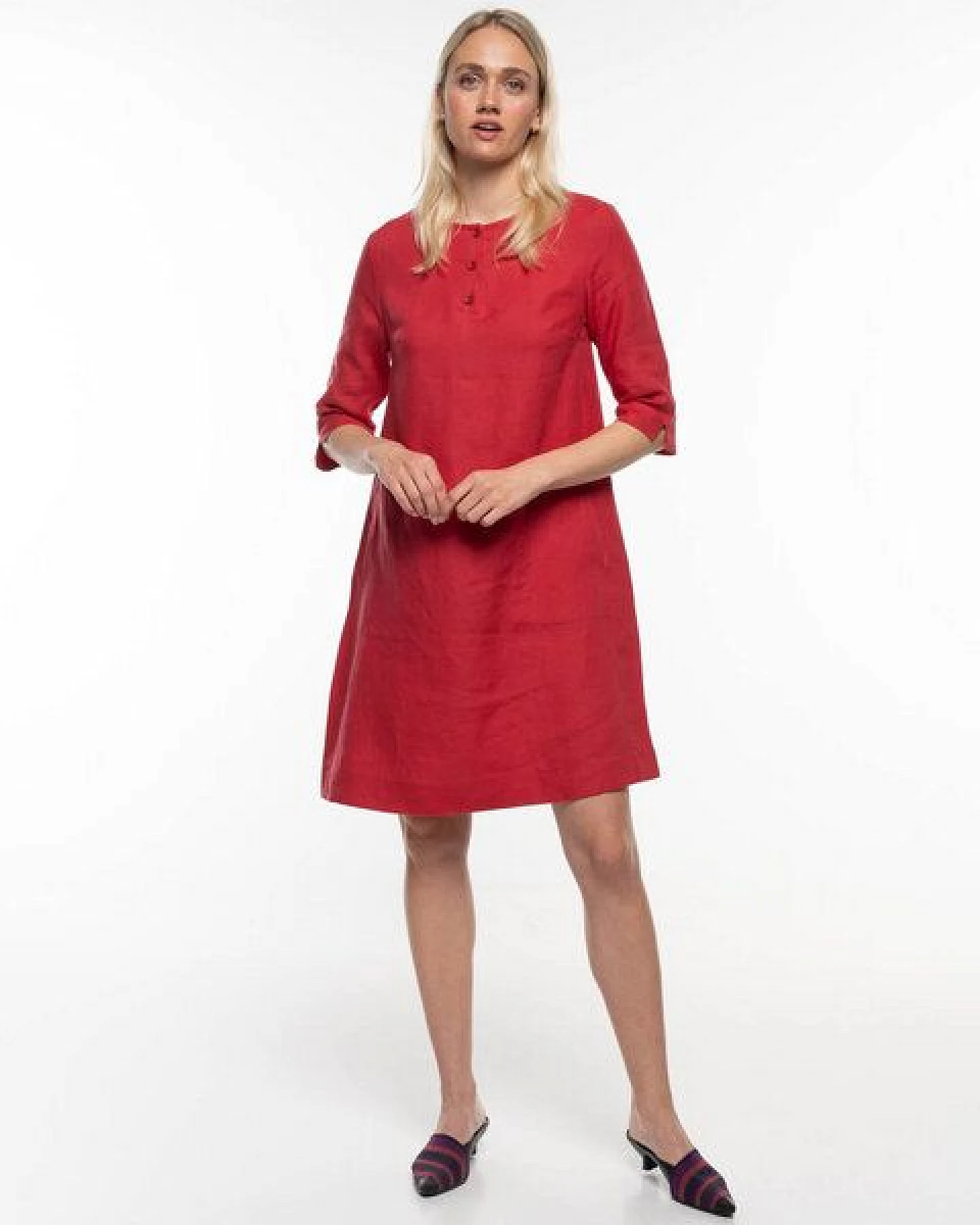 Alma & Lovis Legeres Tunika-Kleid mit Knopfleiste aus reinem Leinen – Ansicht 2