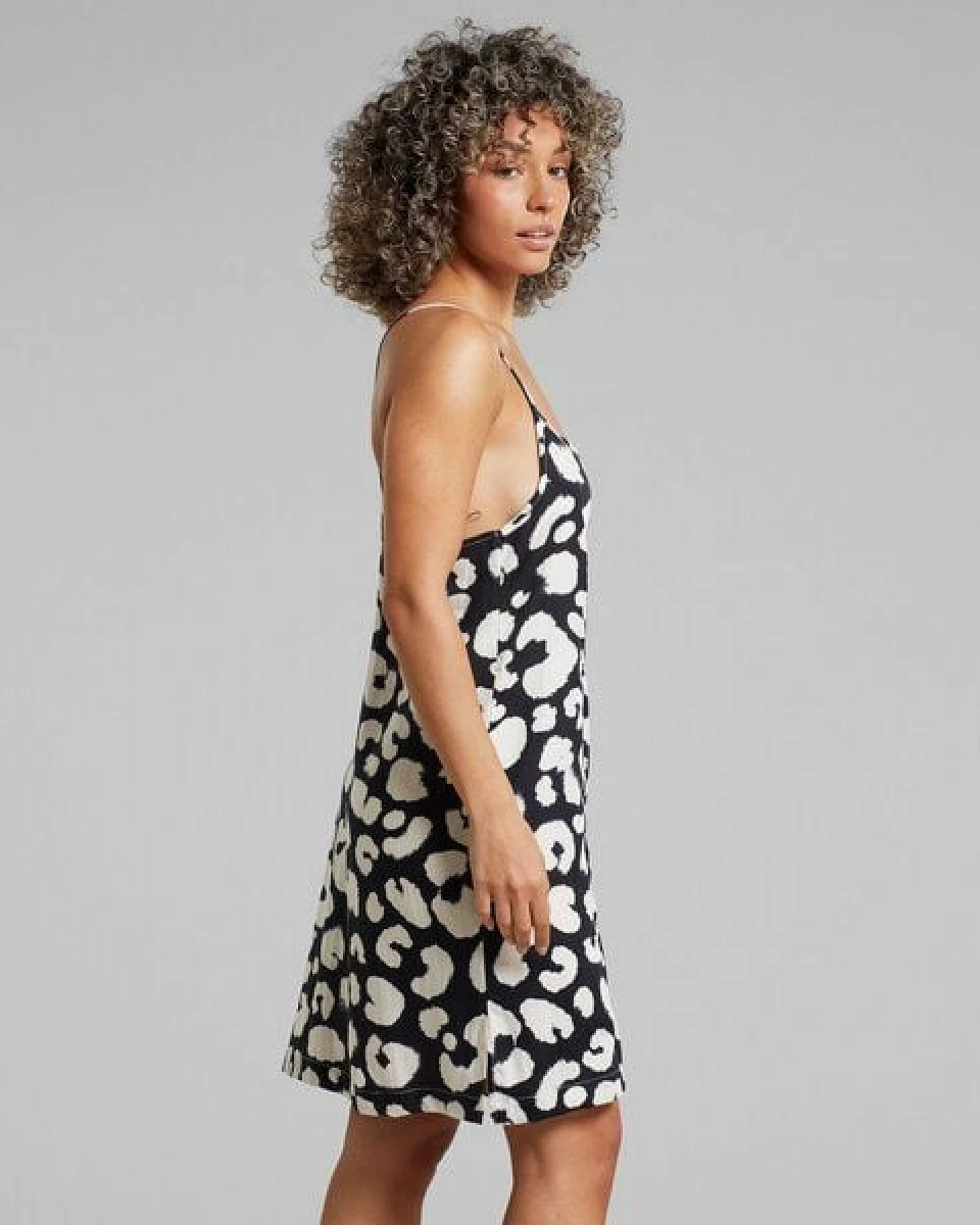 DEDICATED Kleid Kulla - Painted Leopard Black – Ansicht 2