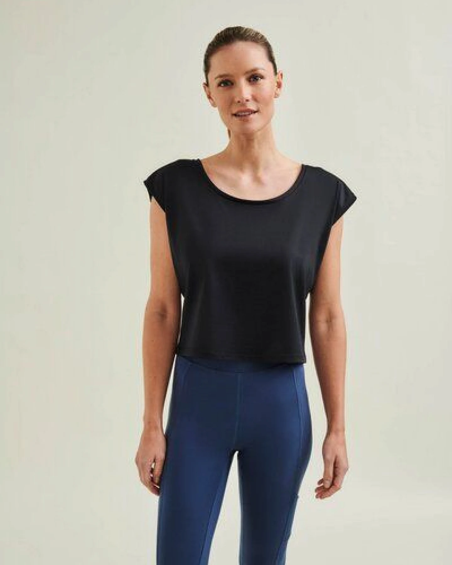 Wellicious Cropped Dance Vest – Ansicht 3