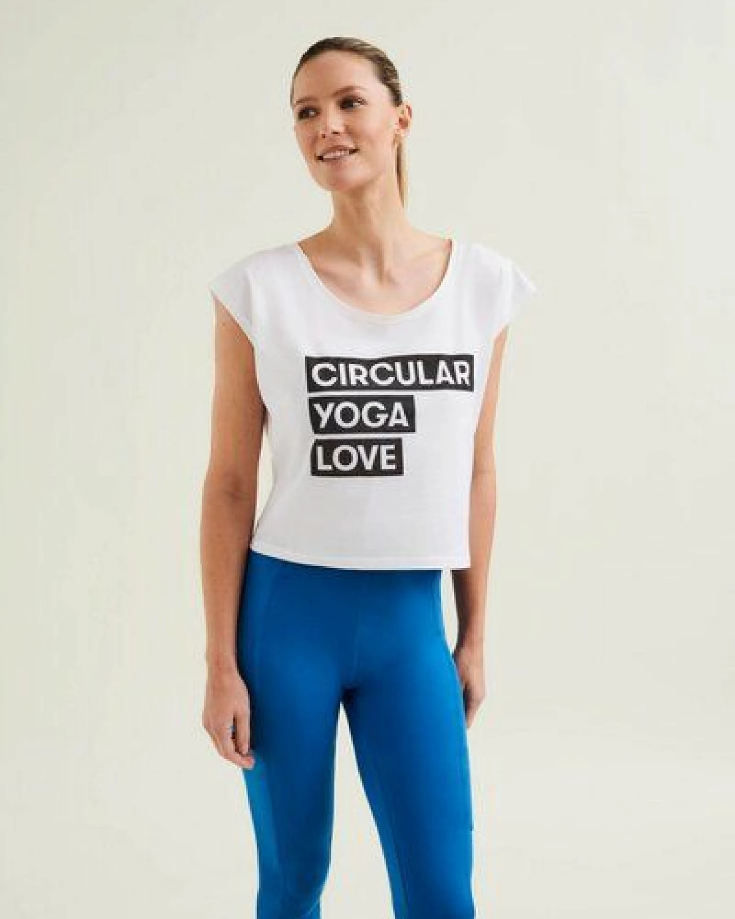 Wellicious Cropped Dance Vest with Print – Ansicht 3