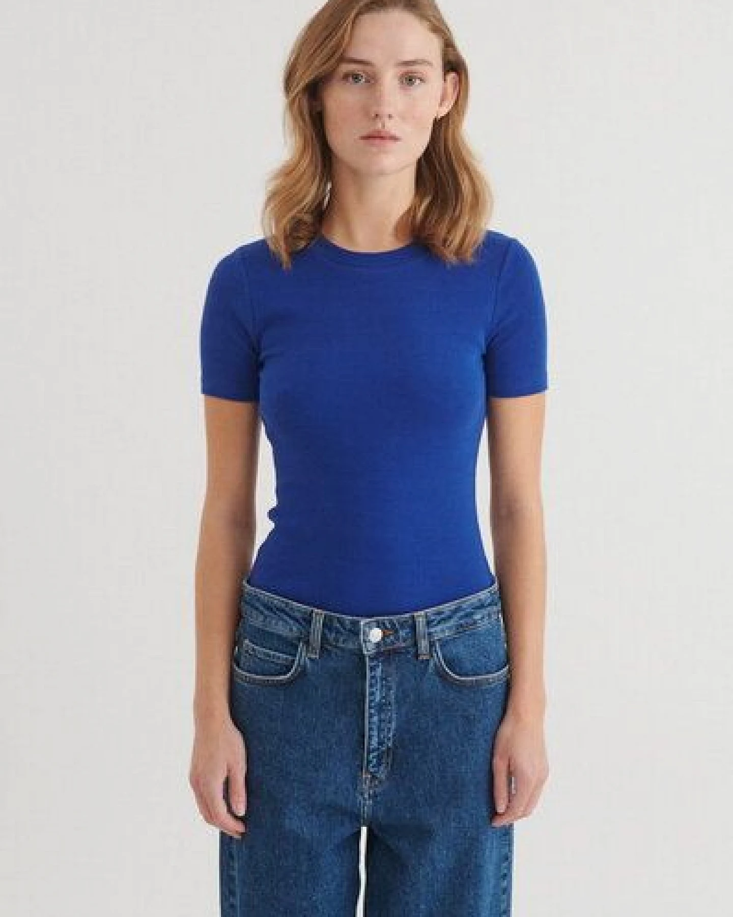 Basic Apparel Ludmilla T-Shirt mit Rundhalsausschnitt aus Bio-Baumwolle – Ansicht 2