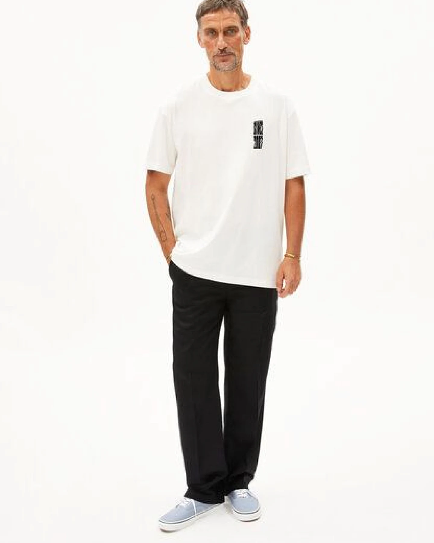 ARMEDANGELS AADRU COLLAGE Herren Oversized T-Shirt aus Bio-Baumwolle – Ansicht 4