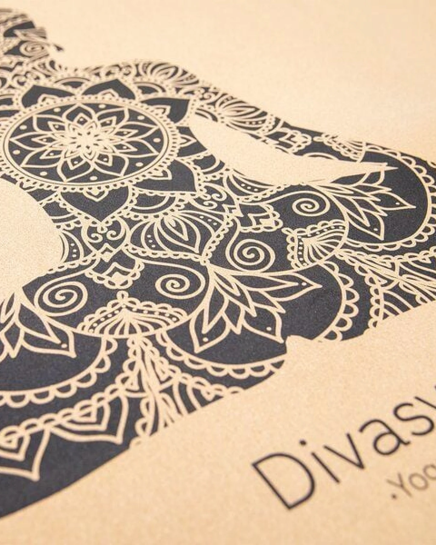 Divasya Meditationsmatte aus Kork & Naturkautschuk – Ansicht 4