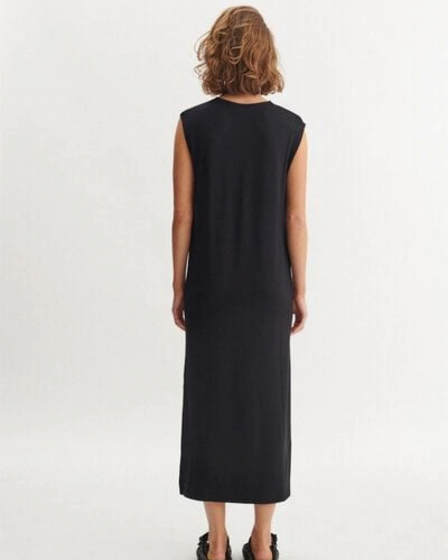Basic Apparel Sadie Kurzarm Kleid aus Ecovero – Ansicht 4