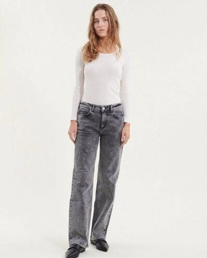Basic Apparel Mom-Fit Jeans ELISA aus Bio-Baumwolle V2