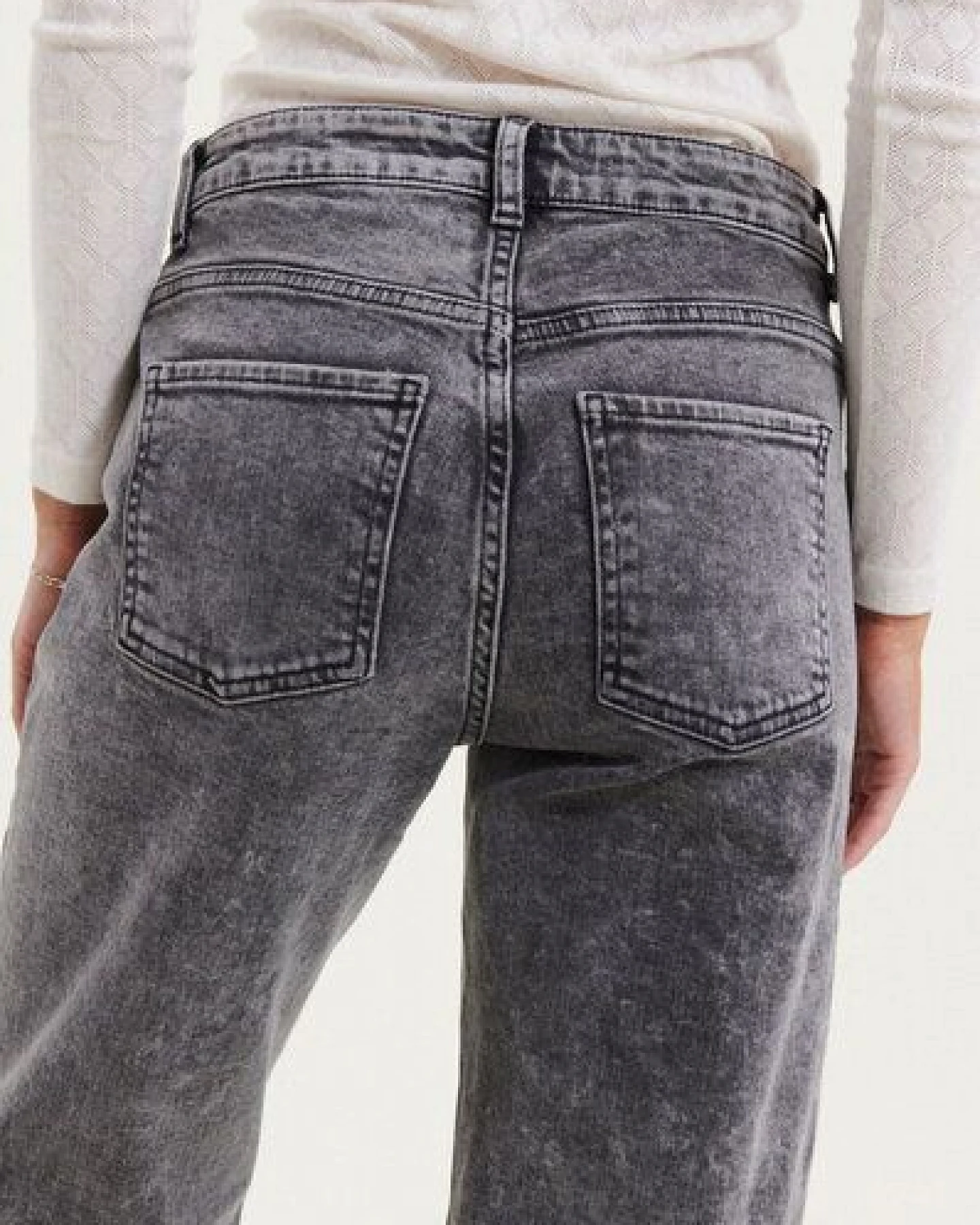Basic Apparel Mom-Fit Jeans ELISA aus Bio-Baumwolle V2 – Ansicht 4