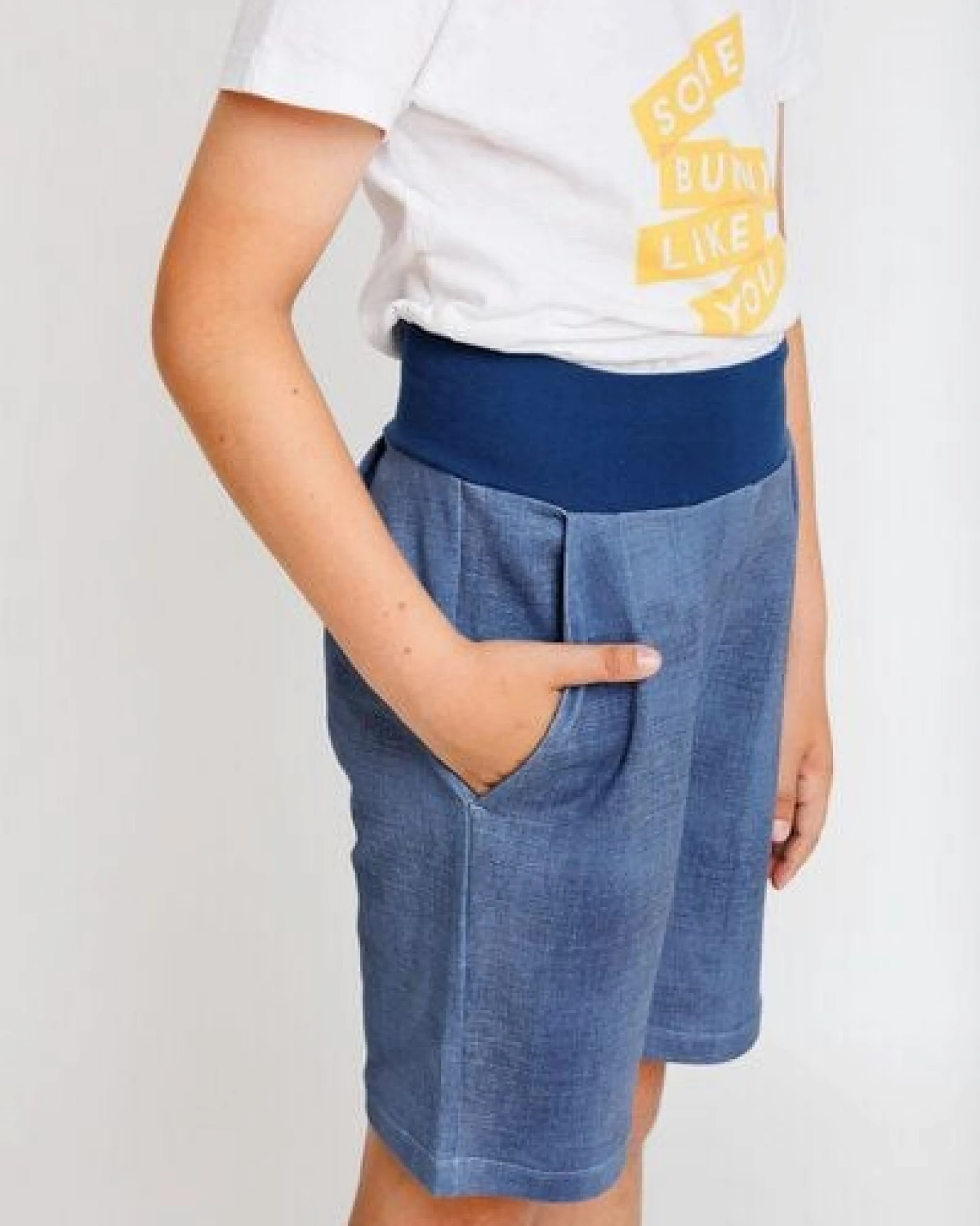 Babbily Bequeme Shorts aus Bio Waffelstrick-Jersey mit breitem Komfortbund – Ansicht 3