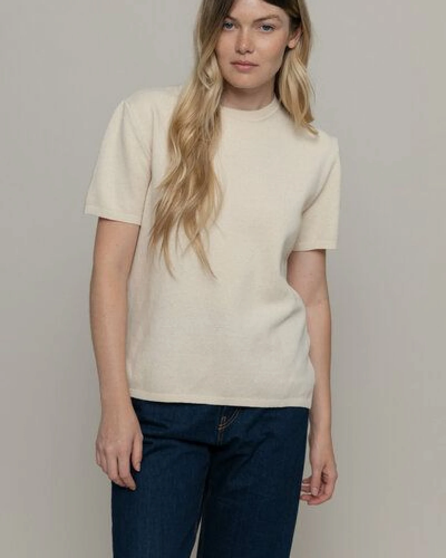 Rifò - Circular Fashion Made in Italy Carlotta Kurzarm-Pulllover aus recykelter und Bio-Baumwolle – Ansicht 3