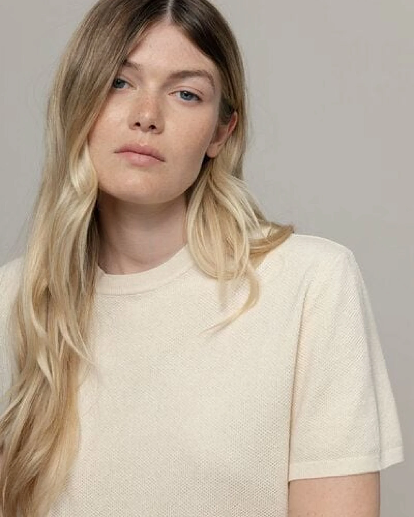 Rifò - Circular Fashion Made in Italy Carlotta Kurzarm-Pulllover aus recykelter und Bio-Baumwolle – Ansicht 4
