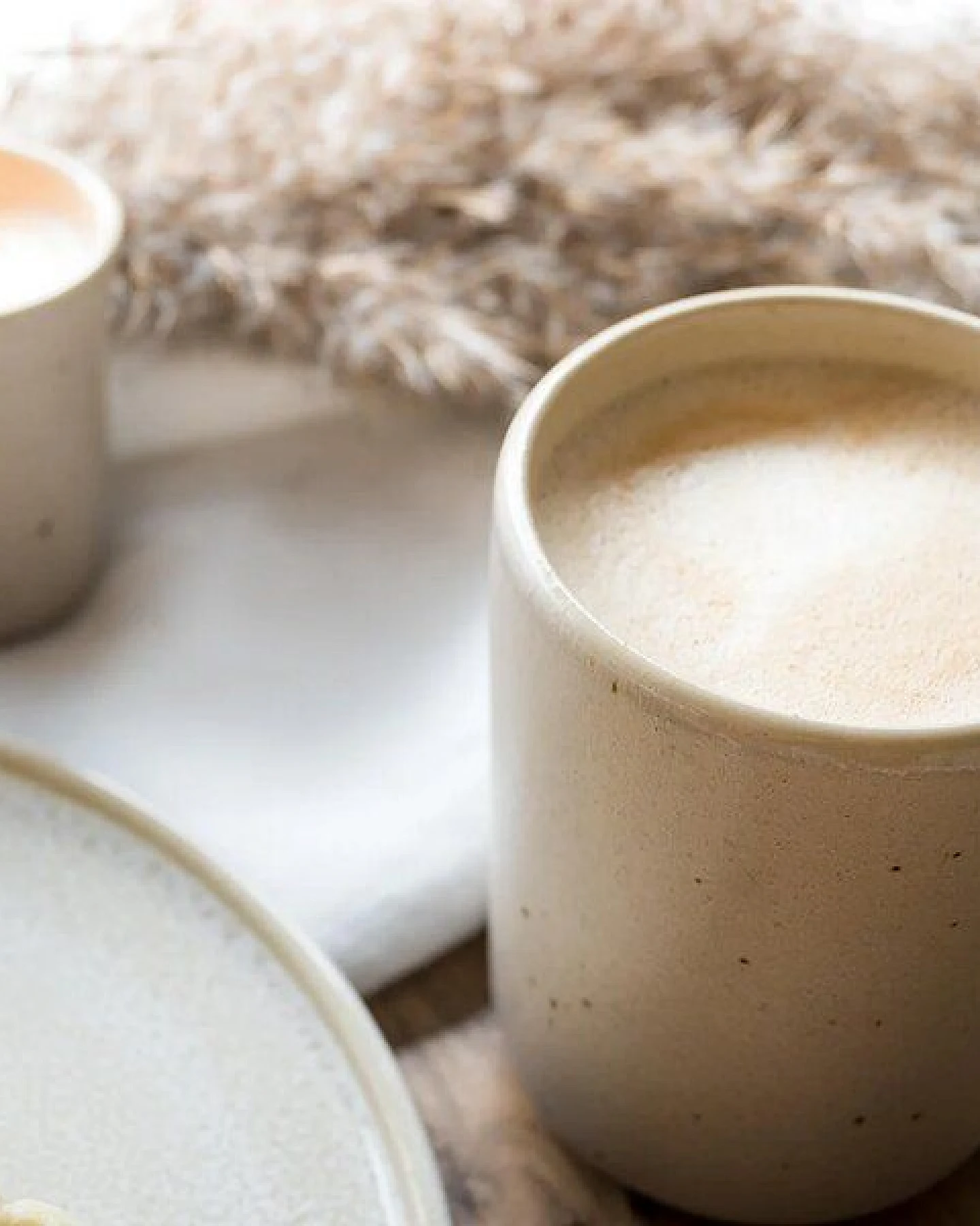 EDDA stoneware Handgemachter Steingut Becher Eelina - Cappuccino Beige (ø 8 x 10 cm, 0,35 L) – Ansicht 3