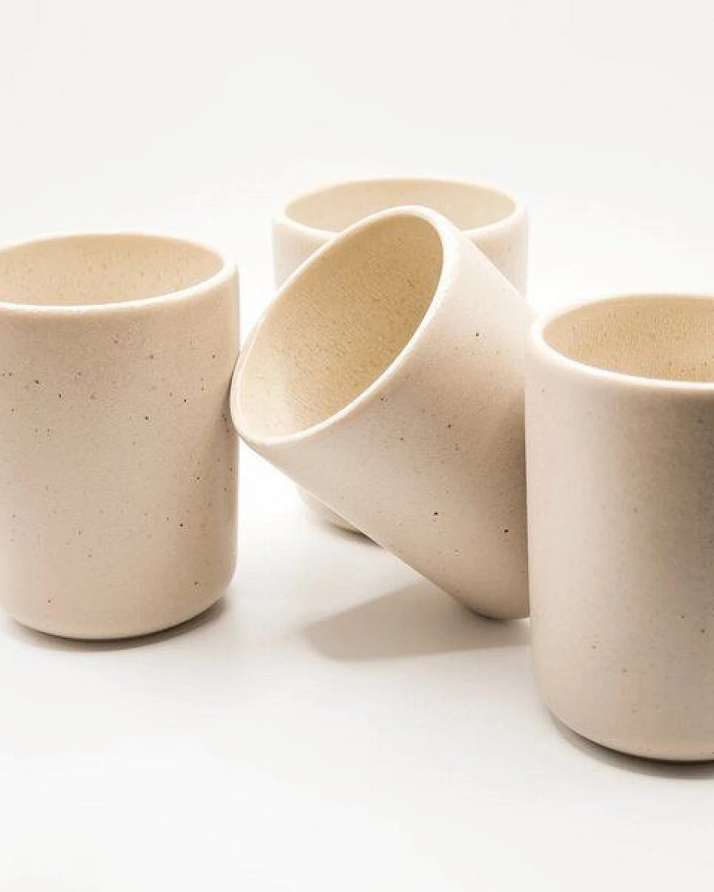 EDDA stoneware Handgemachter Steingut Becher Eelina - Cappuccino Beige (ø 8 x 10 cm, 0,35 L) – Ansicht 4