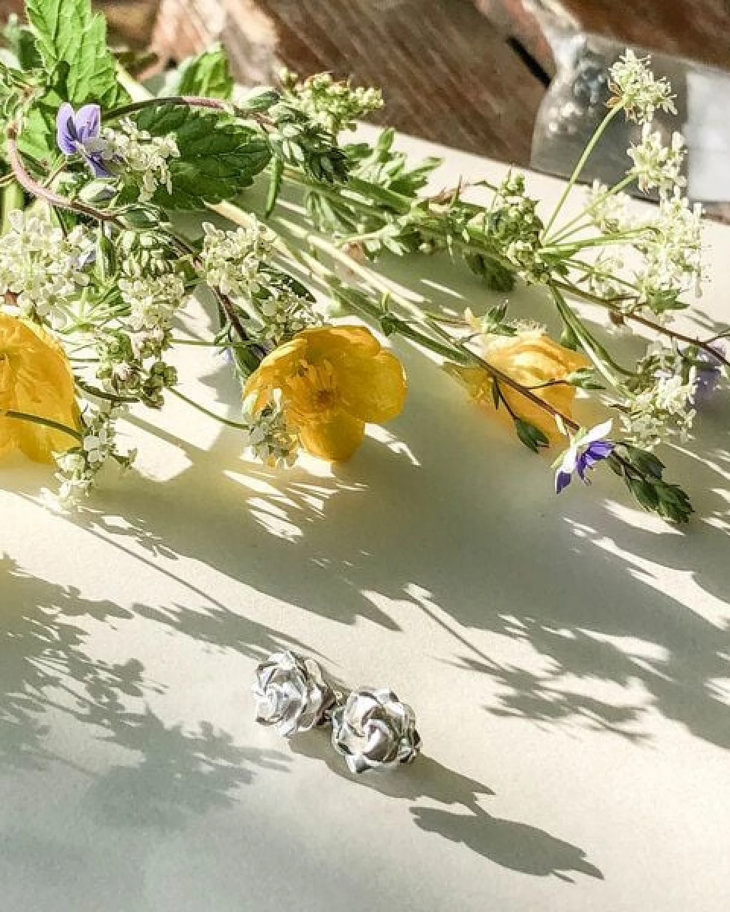 pakilia Silber Ohrstecker Rosenblüten Fair-Trade und handmade – Ansicht 4