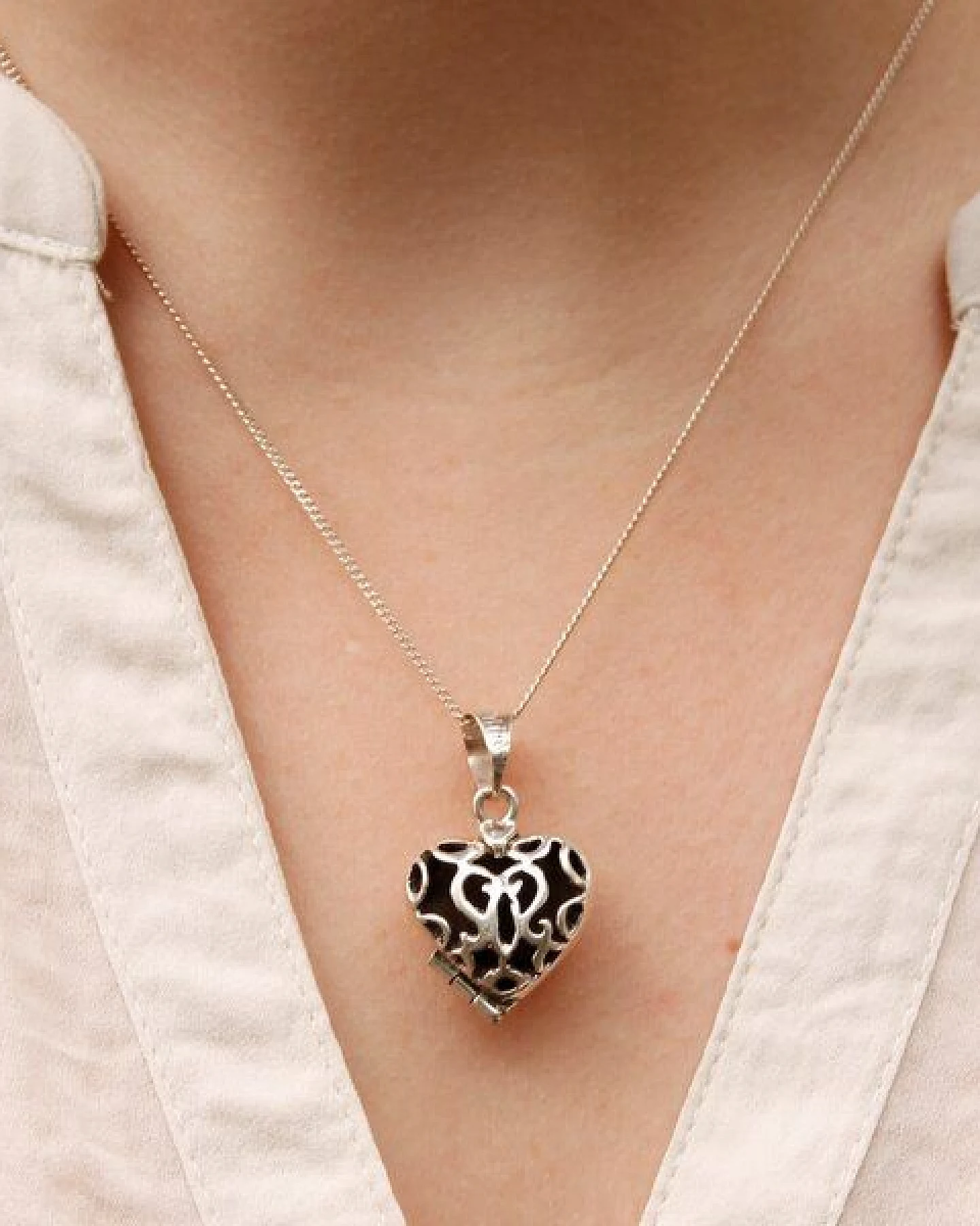 pakilia Silber Kette Herz Amulett Fair-Trade und handmade – Ansicht 2