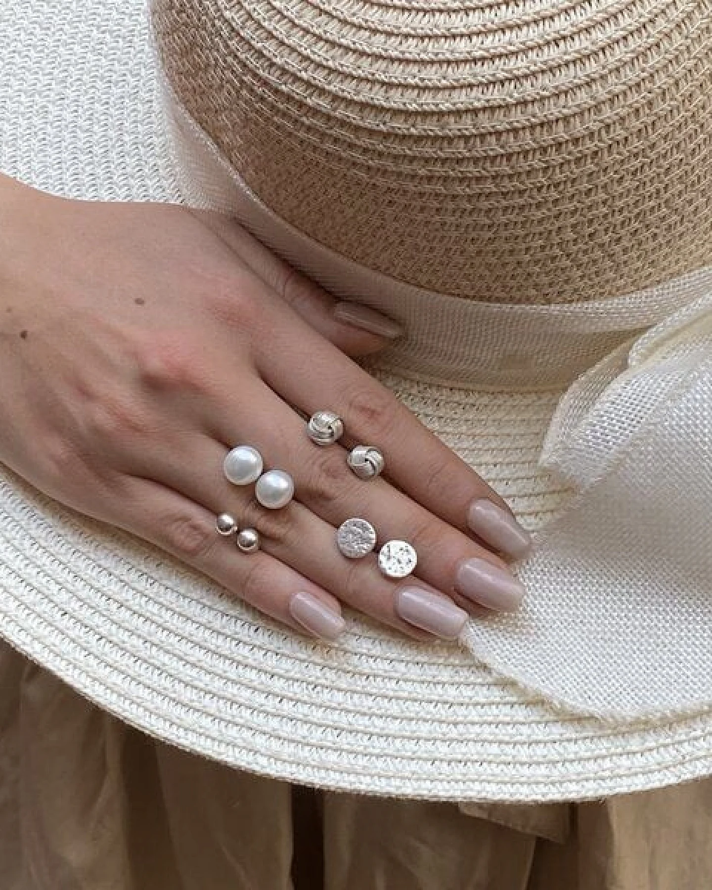 pakilia Silber Ohrstecker Knoten Fair-Trade und handmade – Ansicht 2