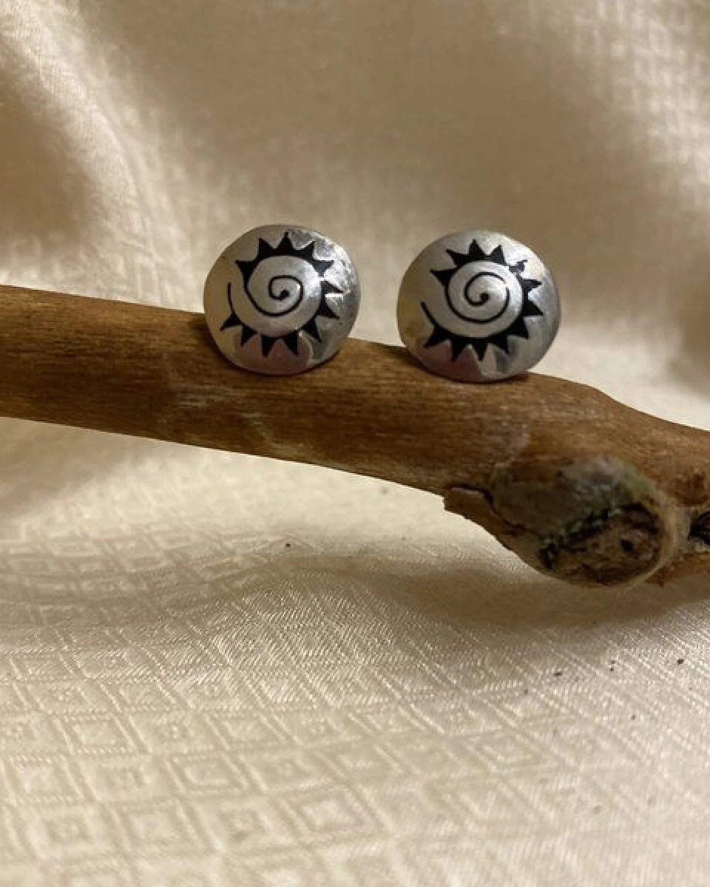 pakilia Silber Ohrringe Azteken Sonne Fair-Trade und handmade – Ansicht 2