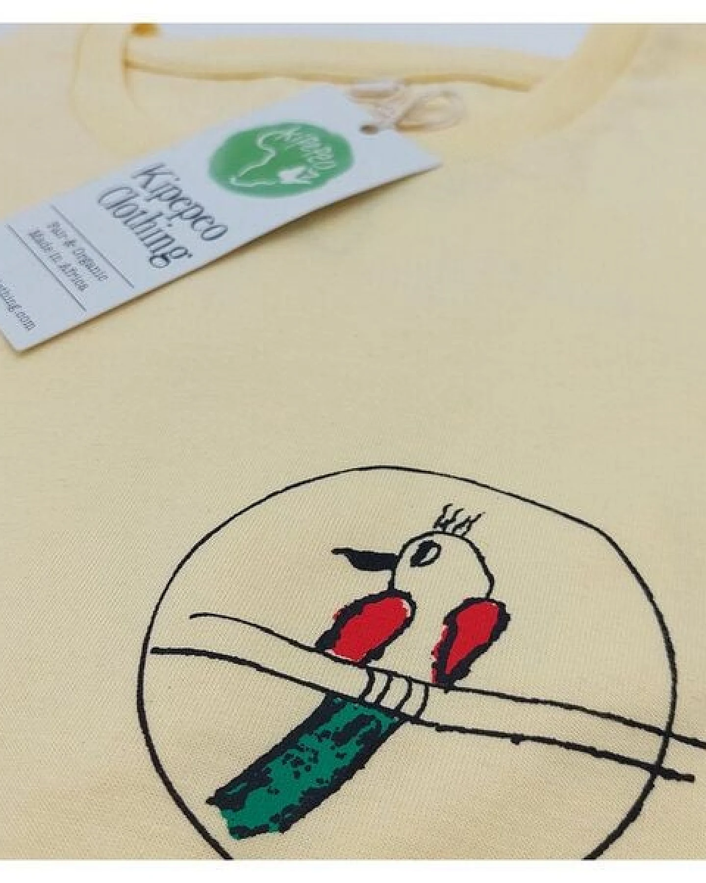 Kipepeo-Clothing Herren Print T-Shirt aus Bio-Baumwolle NDEGE. Made in Africa – Ansicht 2