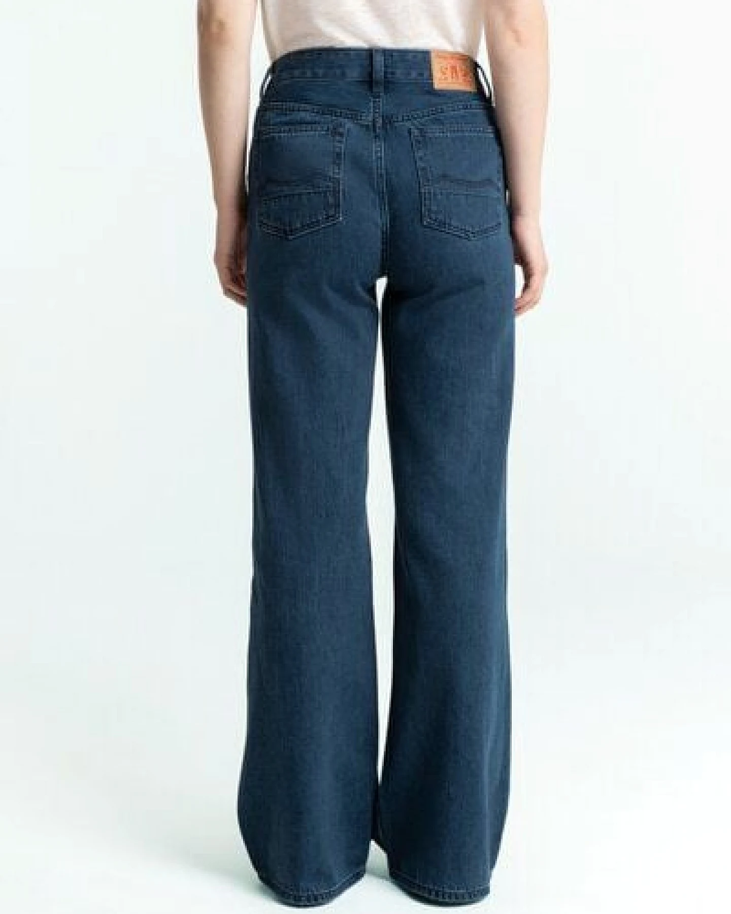 Kings Of Indigo Jane Mid rise Relaxed flare Alex Dark Worn – Ansicht 4