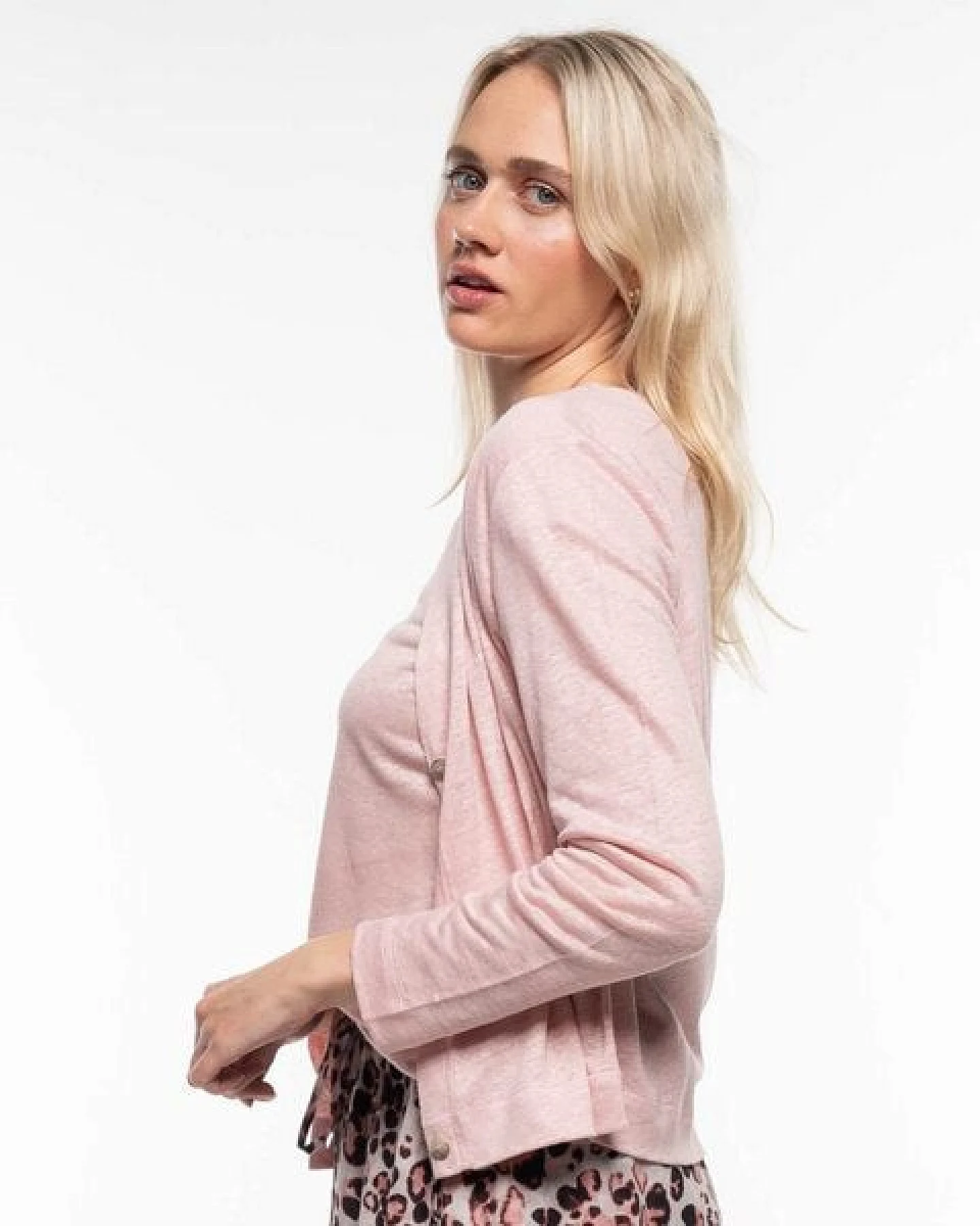 Alma & Lovis Eleganter Cardigan aus 100% Leinen-Jersey – Ansicht 4
