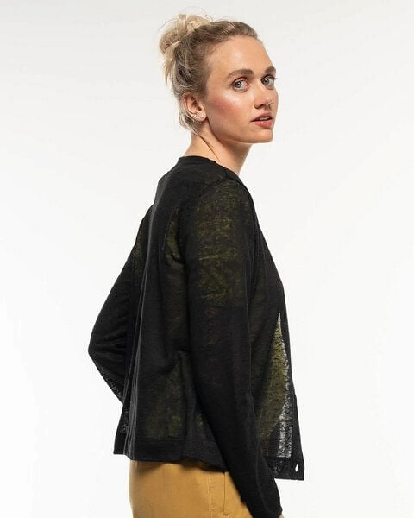 Alma & Lovis Eleganter Cardigan aus 100% Leinen-Jersey – Ansicht 4