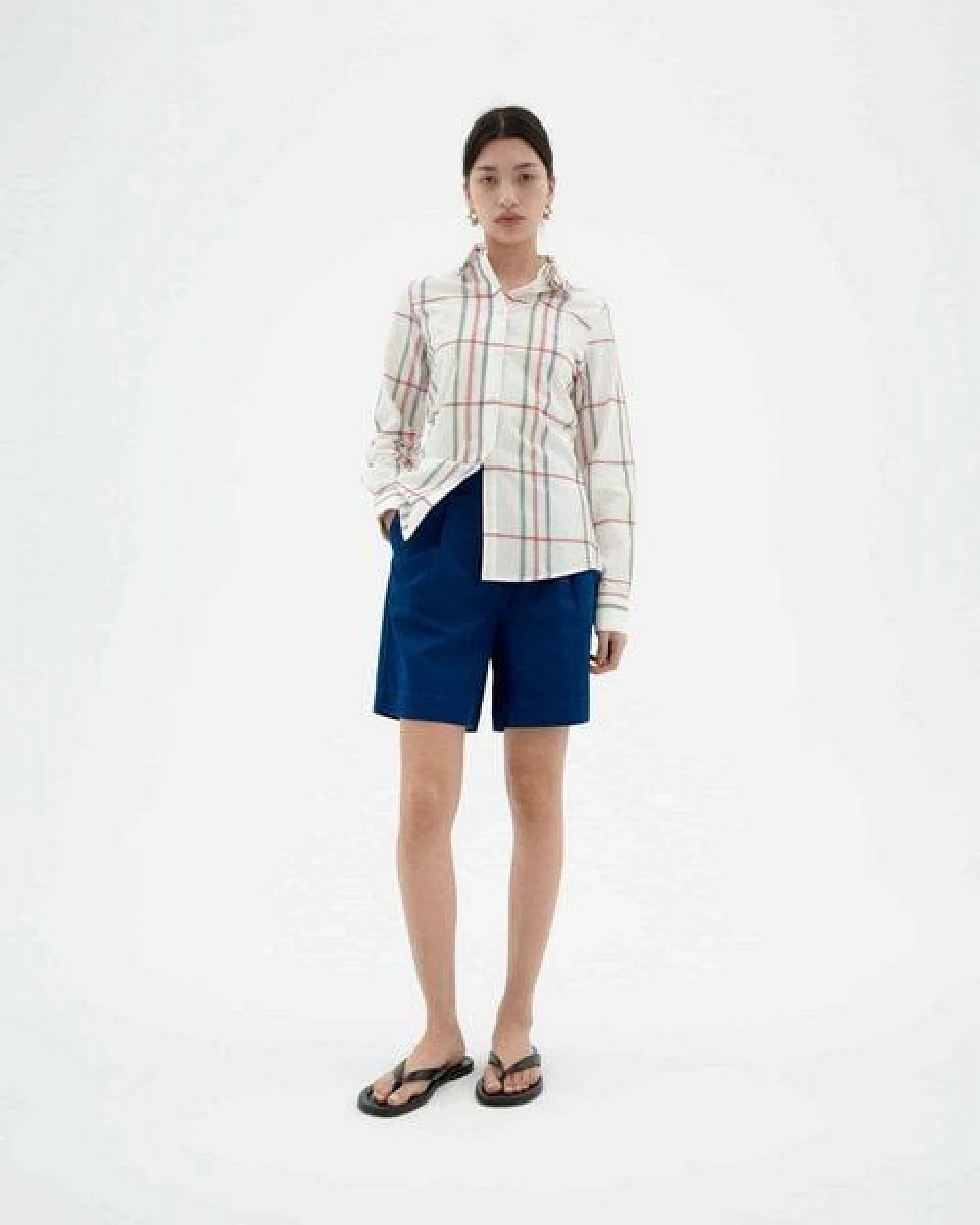 thinking mu Hanf Shorts Modell: Lia – Ansicht 2