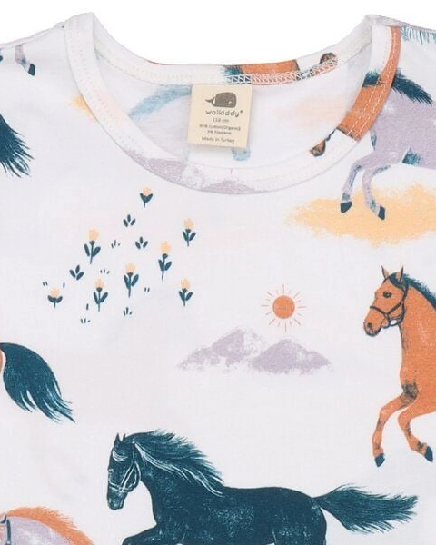 Happy Horses T-Shirt Kinder Bio-Baumwolle – Kurzarmshirt von Walkiddy mit fröhlichem Pferde-Print – nachhaltige, hautfreundliche & langlebige Qualität von Walkiddy – Ansicht 4
