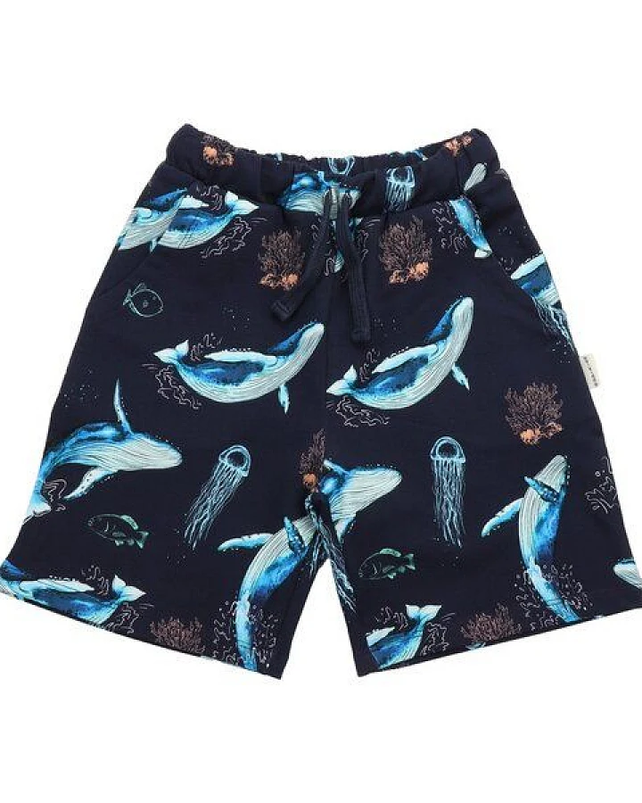 Kinder Shorts – Dunkelblau mit Wal-Print, bequem, elastischer Bund, Sommer-Shorts