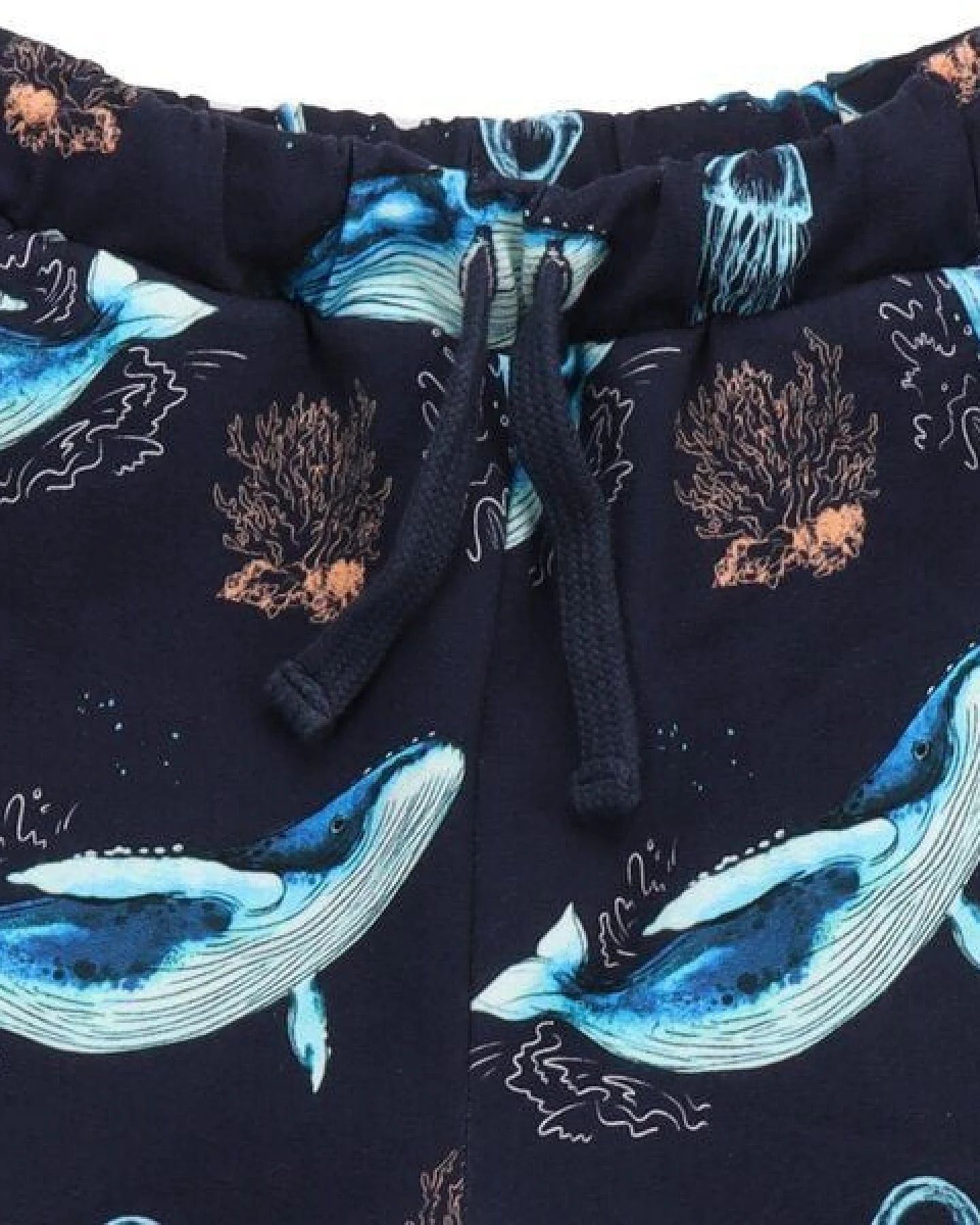 Kinder Shorts – Dunkelblau mit Wal-Print, bequem, elastischer Bund, Sommer-Shorts – Ansicht 3