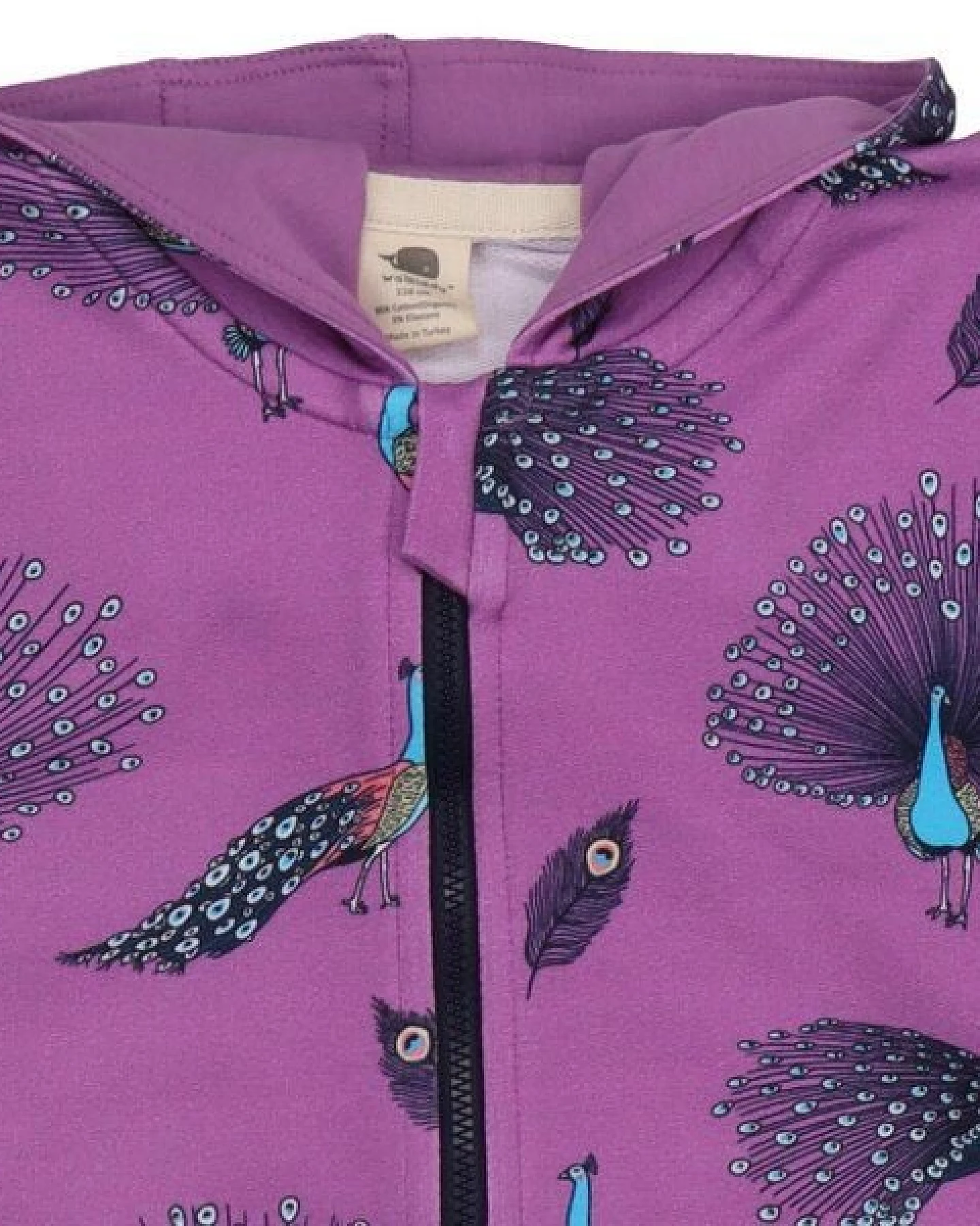 Kinder Sweatjacke GOTS zertifiziert, Bio-Baumwolle, lila, Pfauen-Muster „Fancy Peacocks“, Kapuze, Reißverschluss – Walkiddy – Ansicht 3