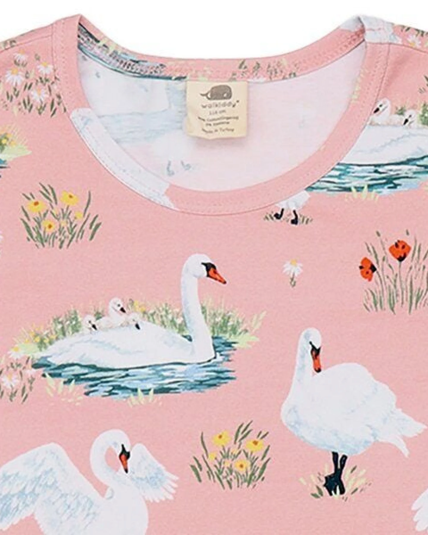 Kinder T-Shirt Bio-Baumwolle GOTS Swans in Spring von Walkiddy, weiches Kurzarmshirt mit Schwanenprint, nachhaltig, hautfreundlich, ideal für empfindliche Kinderhaut und täglichen Komfort – Ansicht 4