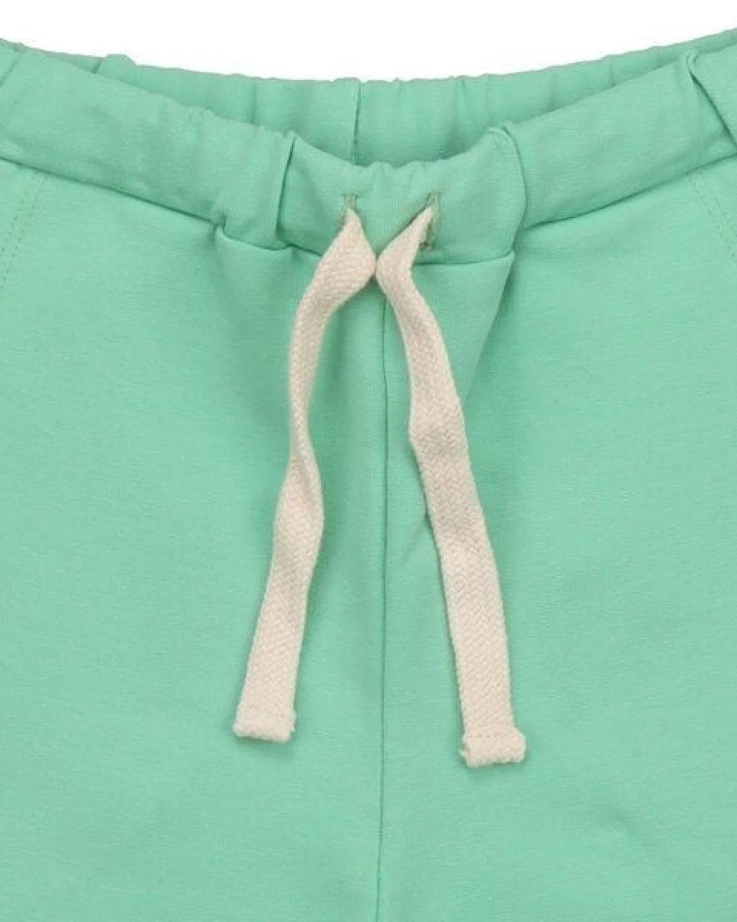Kinder Shorts GOTS-zertifiziert aus Bio-Baumwolle, hellgrün, elastischer Bund mit Kordelzug – Walkiddy, leicht & bequem für warme Tage – Ansicht 3